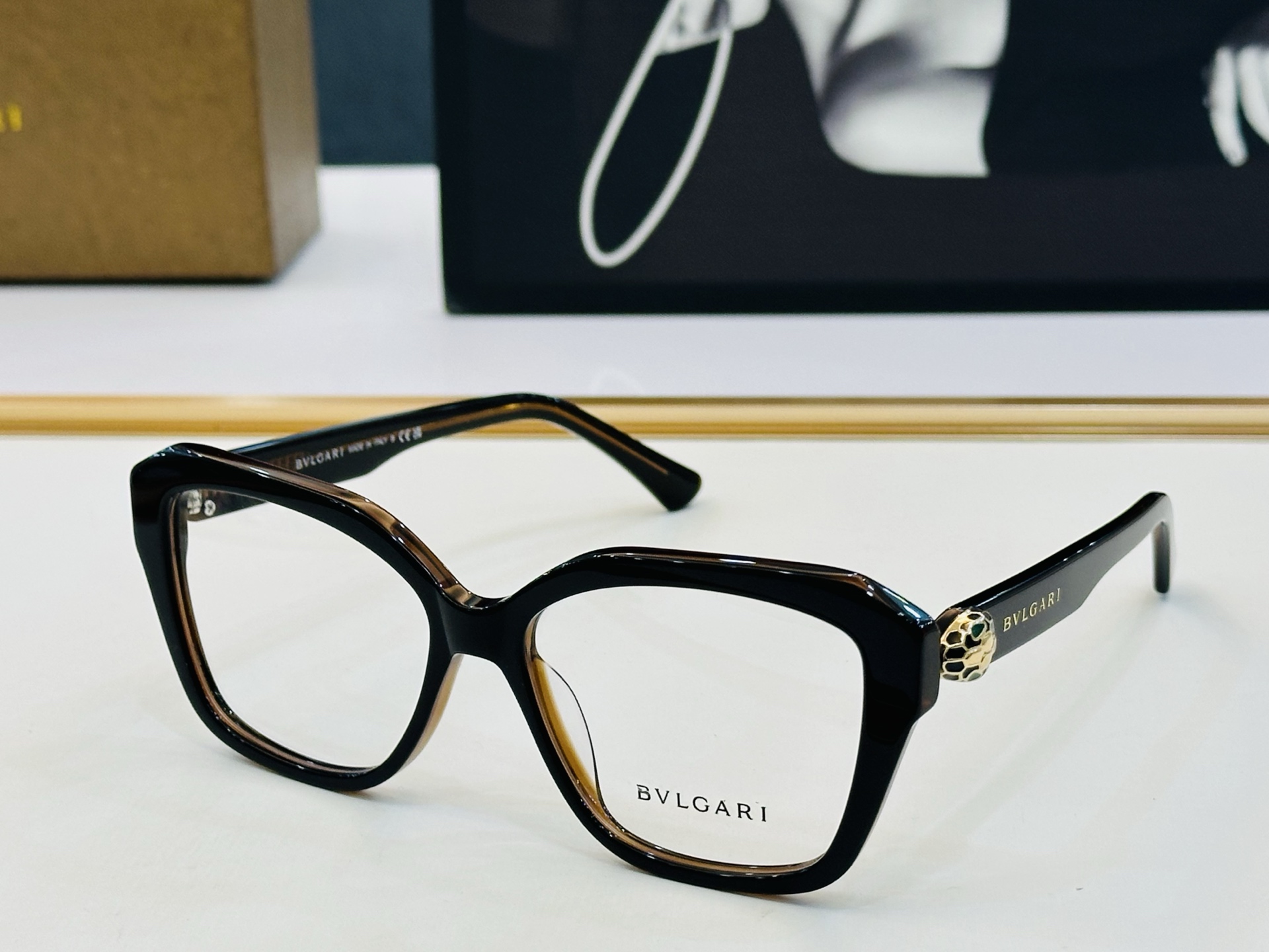 🆕款 官网同售 宝格家 BV 👍 Size ：53口18-145 绝对要买😎品质非常完美 Z 出街必备