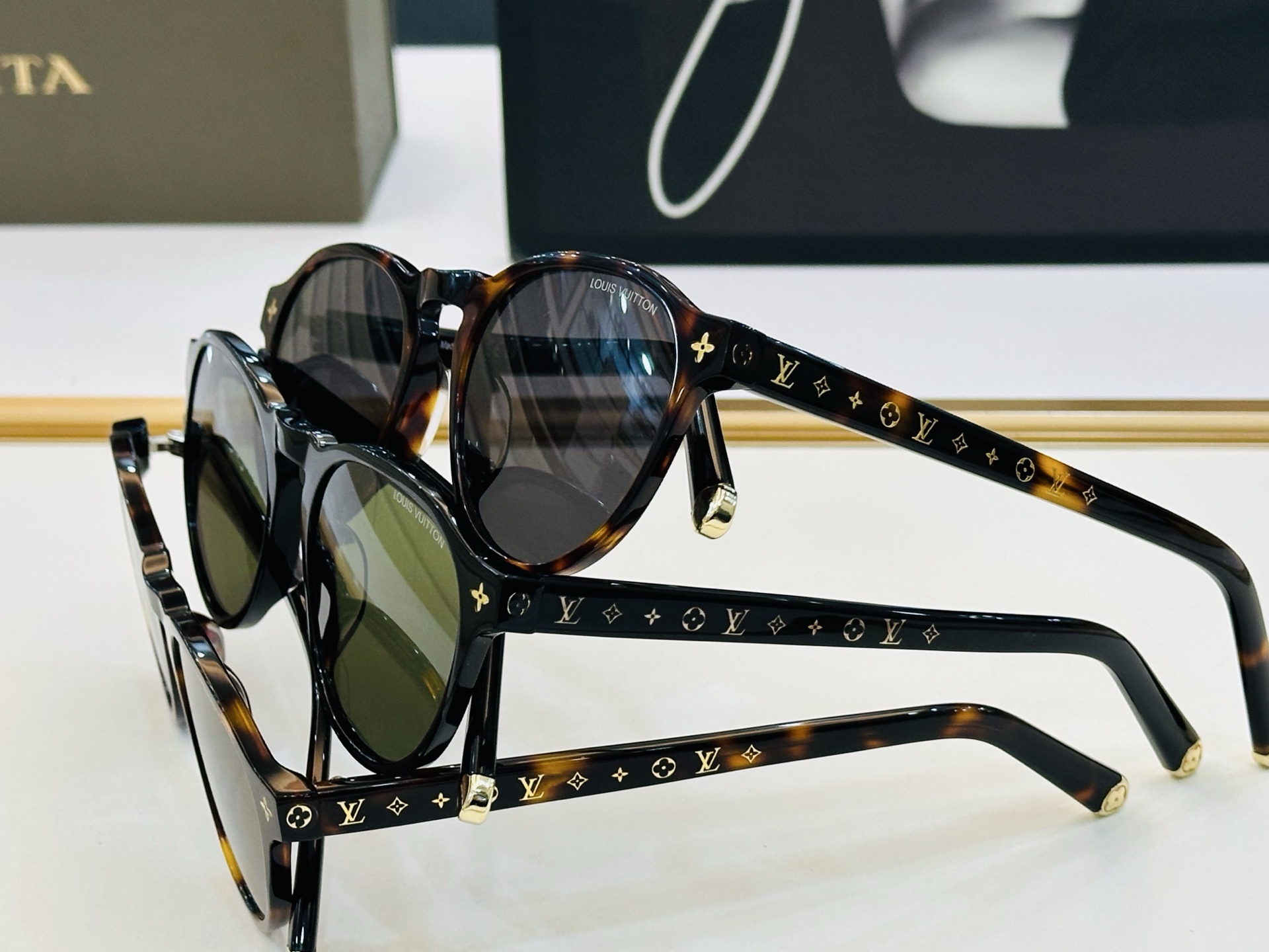 路易家 🎩Z2755U Size：52口19-145 充满活力的 展现独特个性🌟展现大气的你 L高品质 