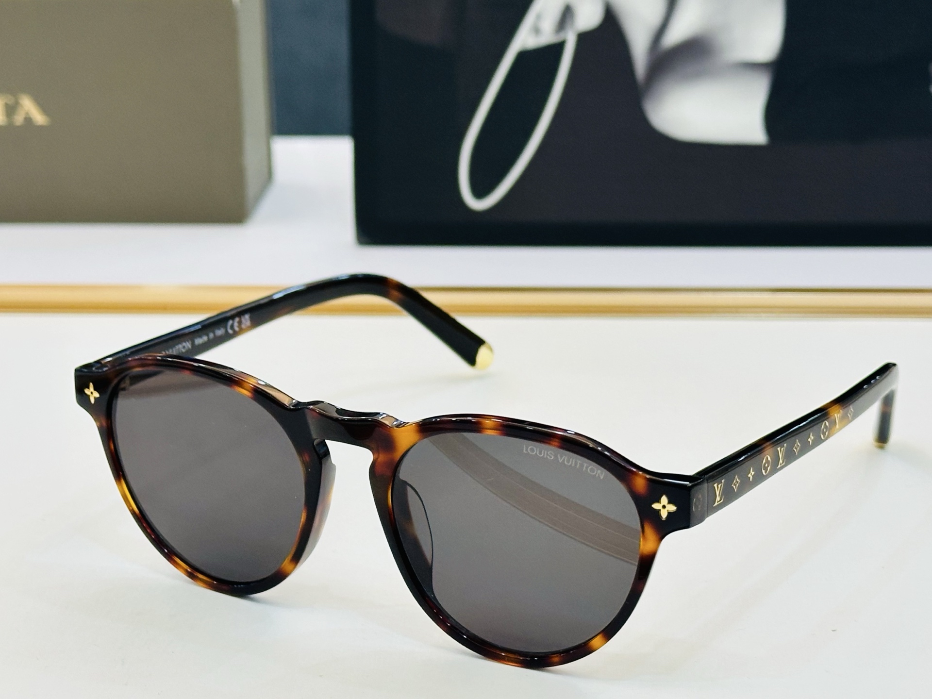 路易家 🎩Z2755U Size：52口19-145 充满活力的 展现独特个性🌟展现大气的你 L高品质 