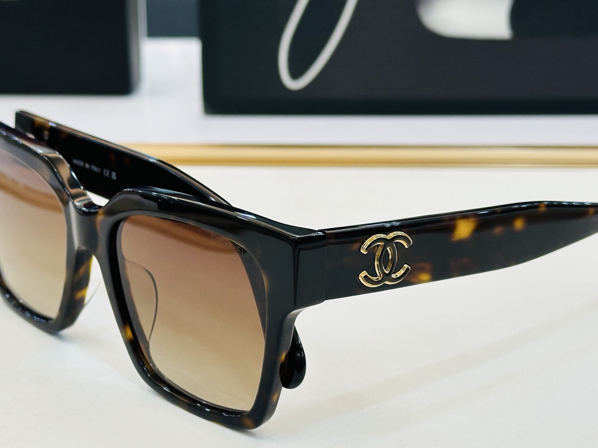 🆕 【CHANE*/香家】MODEL:CH5557 Size：54口17-140 💅🏻💓J太阳镜