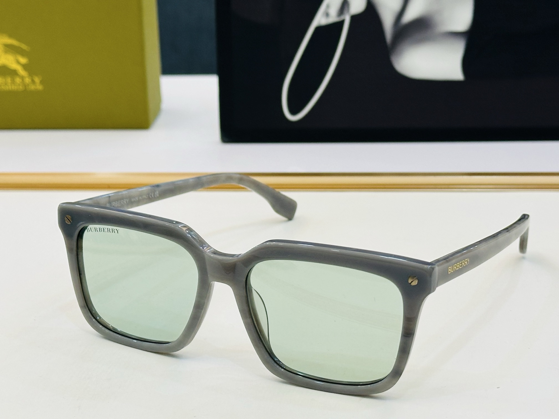 高品质✨BURBERR*✨ 巴家 BE4337 Size：56口19-145 女款太阳眼镜[得意 [愉快