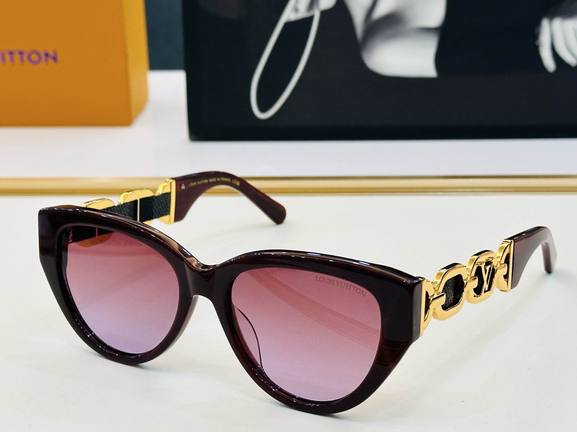 路易家 LOUIS *VUITON 原单高品质 Model: Z2640U 高端货 Size：55口18