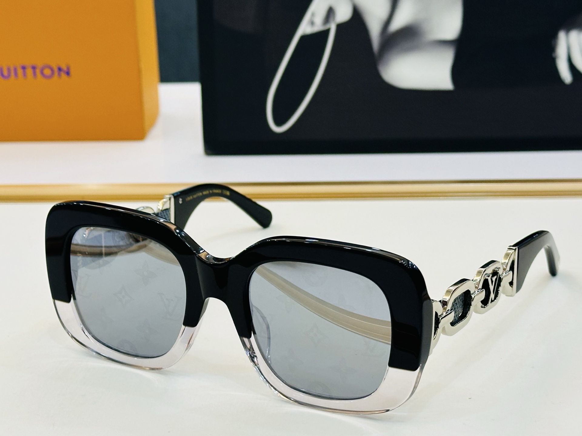 路易家 LOUIS *VUITON 原单高品质 Model: Z2861U 高端货 Size：53口22