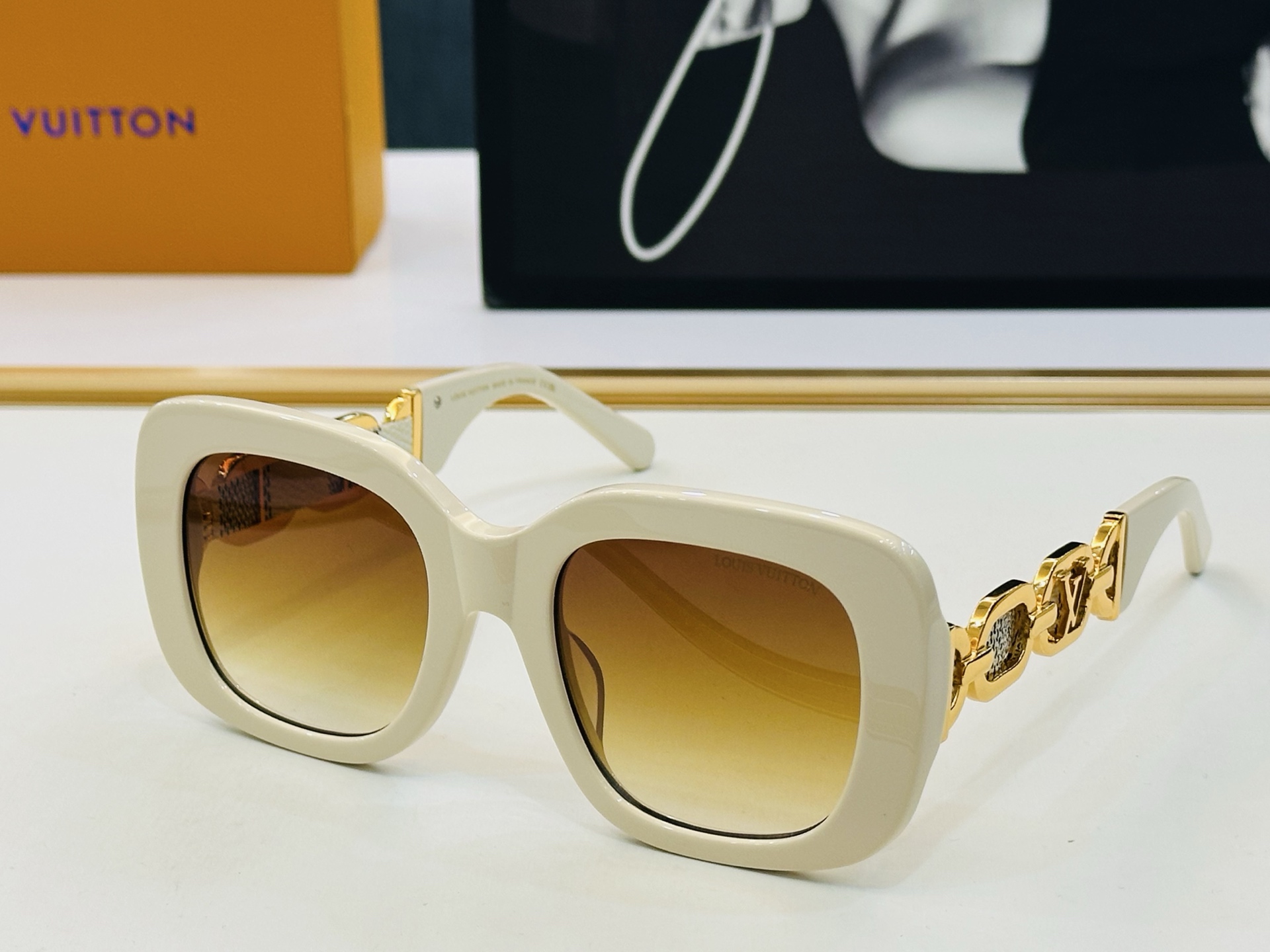 路易家 LOUIS *VUITON 原单高品质 Model: Z2861U 高端货 Size：53口22