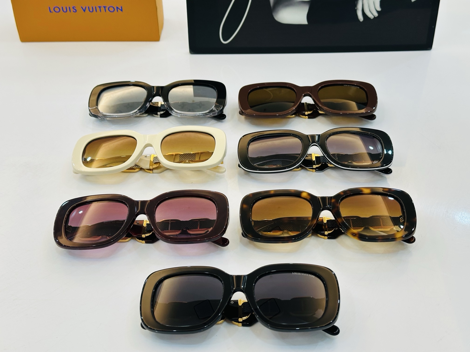 路易家 LOUIS *VUITON 原单高品质 Model: Z2861U 高端货 Size：53口22