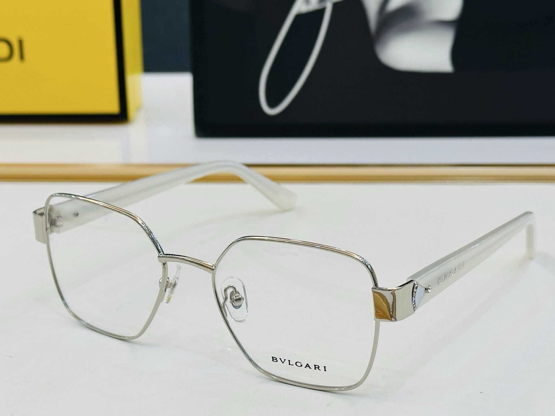 🆕款 官网同售 宝格家 BV50069 👍 Size ：54口19-140 绝对要买😎品质非常完美 L出