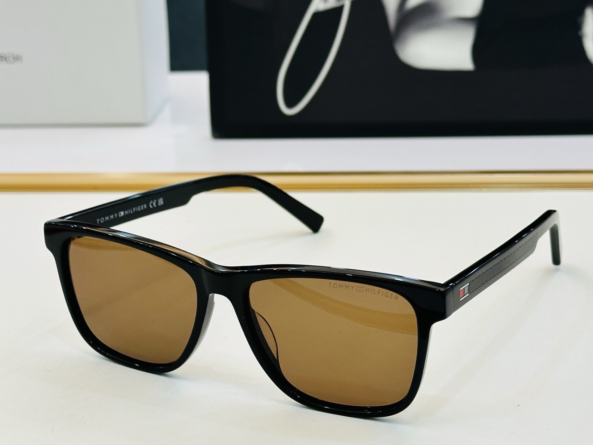 官网同步发售TOMMY HILFIGER 板材框 TH2203/S SIZE：55口16-145 L简单