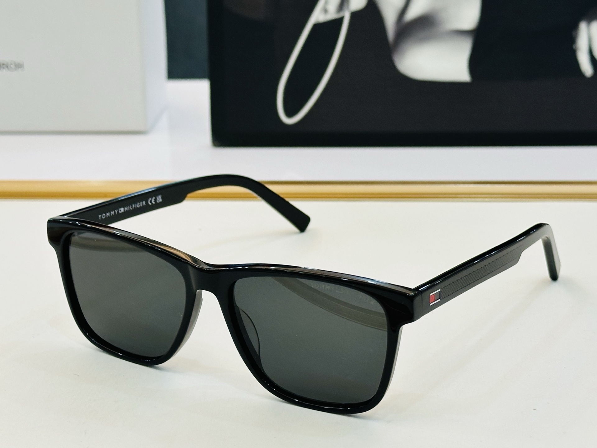 官网同步发售TOMMY HILFIGER 板材框 TH2203/S SIZE：55口16-145 L简单