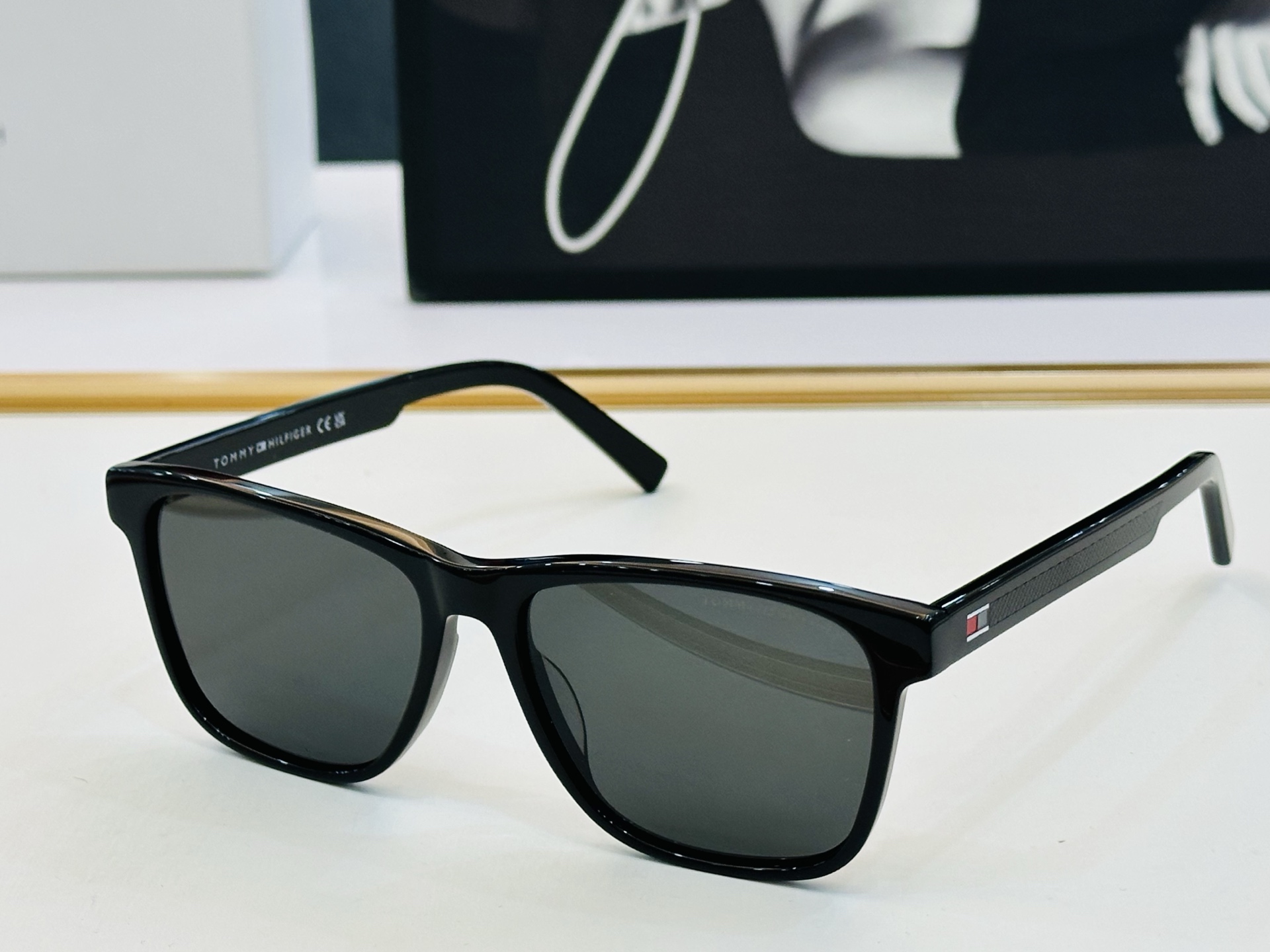 官网同步发售TOMMY HILFIGER 板材框 TH2203/S SIZE：55口16-145 L简单