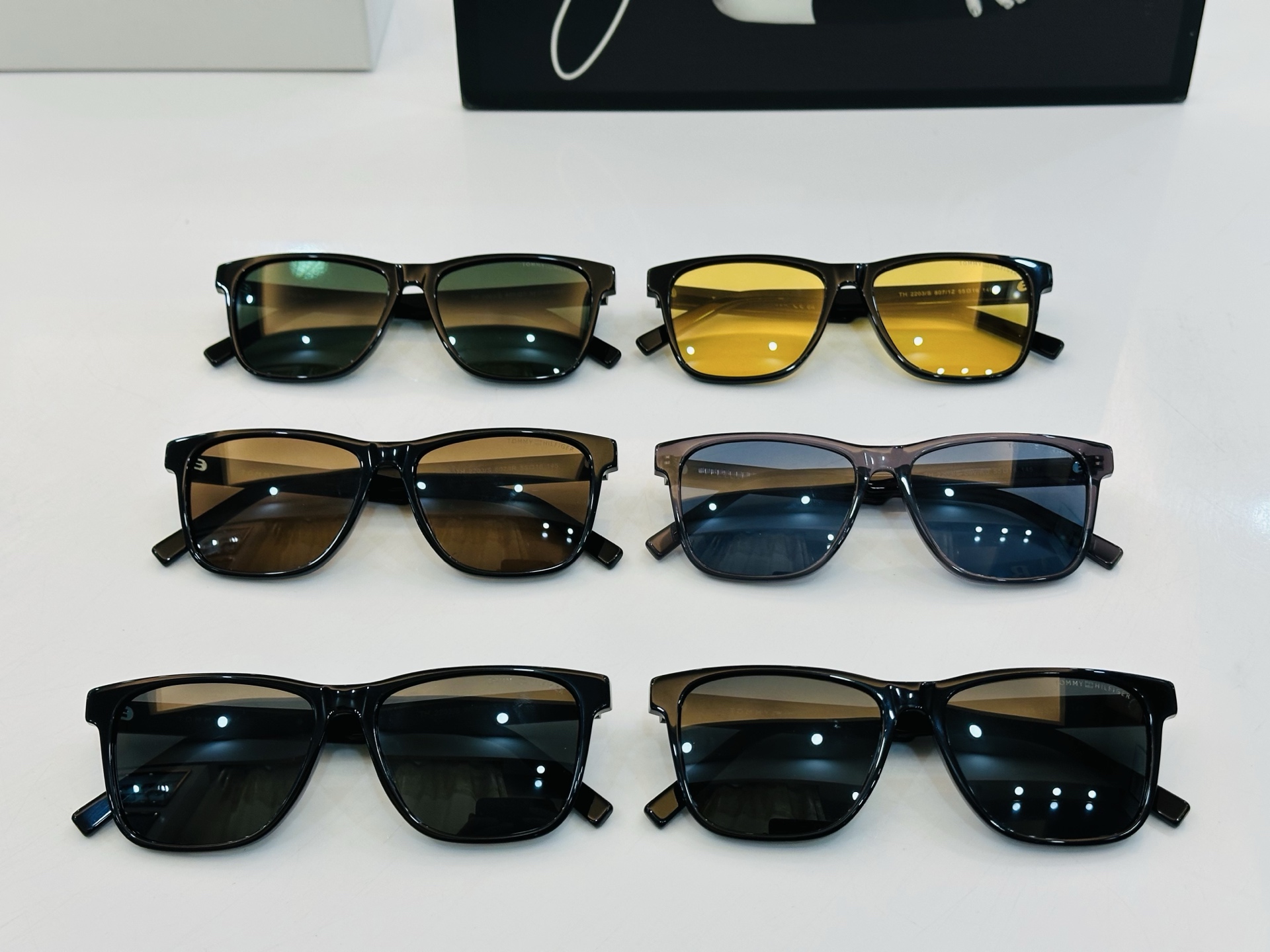 官网同步发售TOMMY HILFIGER 板材框 TH2203/S SIZE：55口16-145 L简单