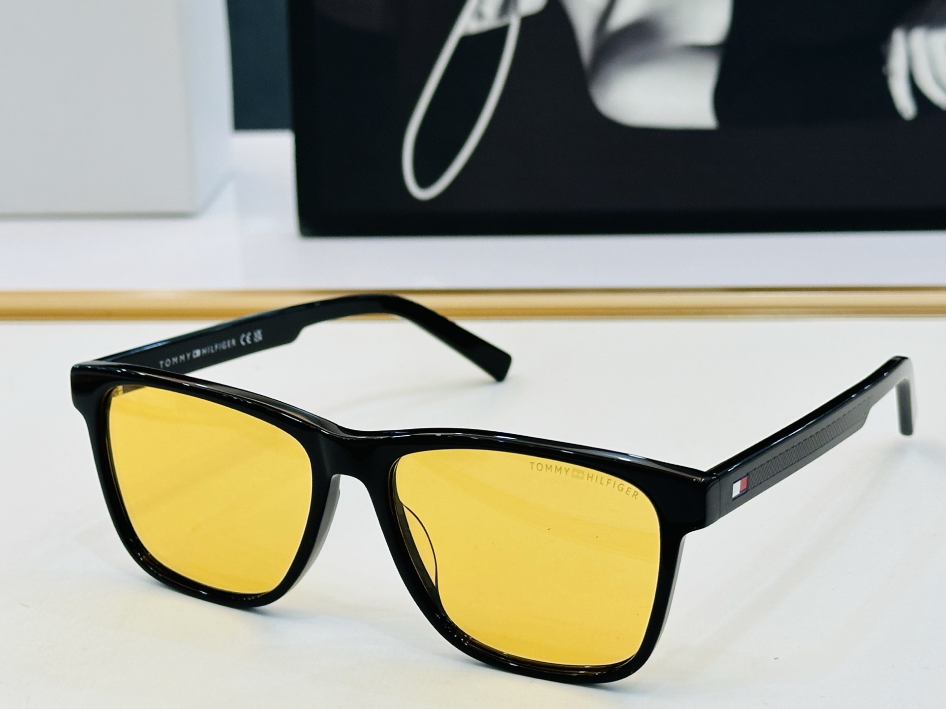 官网同步发售TOMMY HILFIGER 板材框 TH2203/S SIZE：55口16-145 L简单