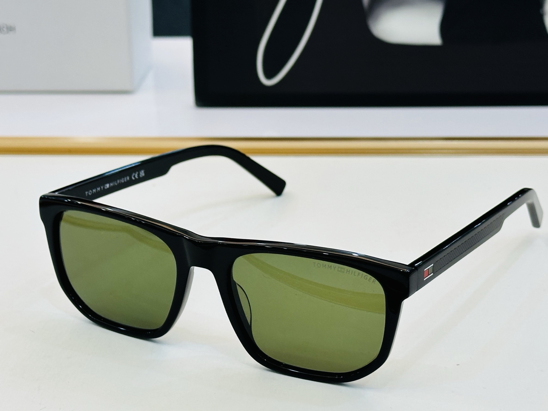 官网同步发售TOMMY HILFIGER 板材框 TH2200/S SIZE：55口19-145 L简单