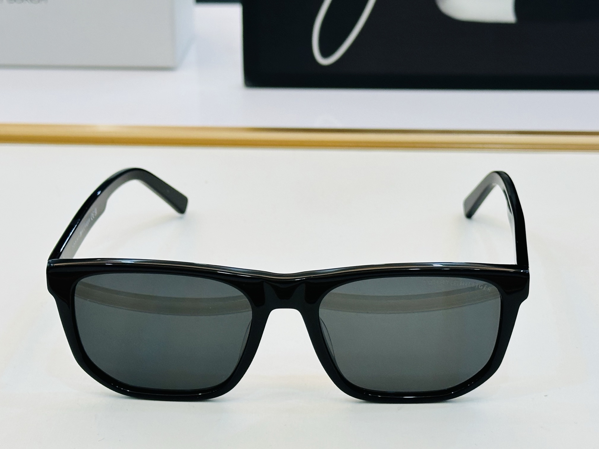 官网同步发售TOMMY HILFIGER 板材框 TH2200/S SIZE：55口19-145 L简单