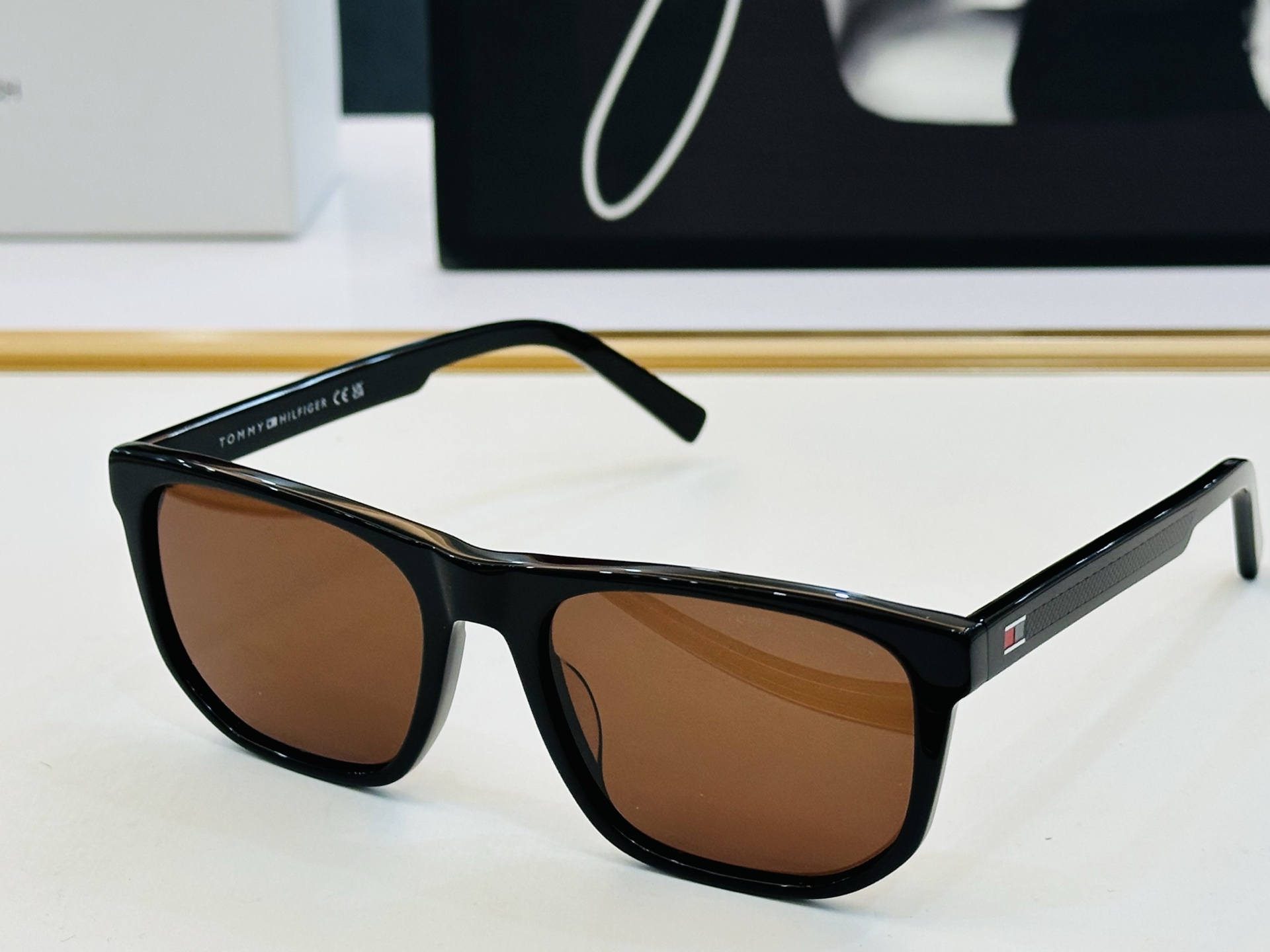 官网同步发售TOMMY HILFIGER 板材框 TH2200/S SIZE：55口19-145 L简单