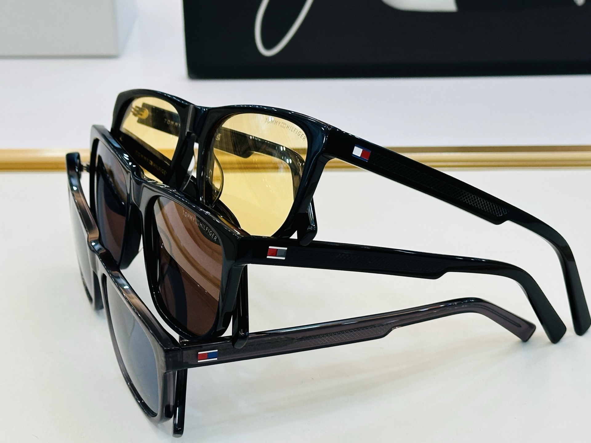 官网同步发售TOMMY HILFIGER 板材框 TH2200/S SIZE：55口19-145 L简单