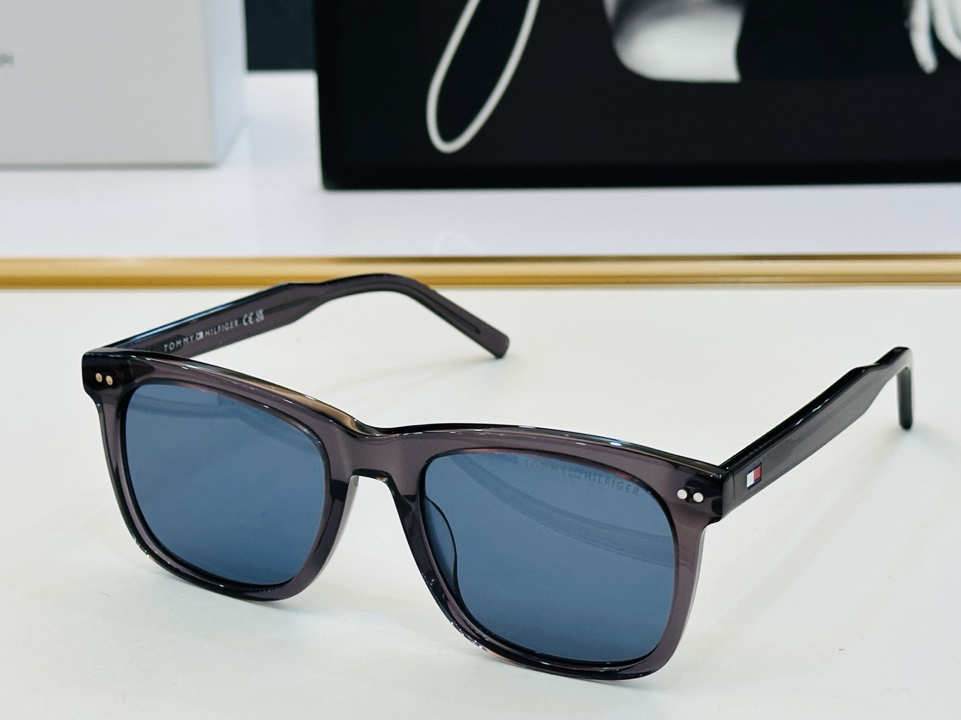 官网同步发售TOMMY HILFIGER 板材框 TH2184/S SIZE：52口20-150 L简单