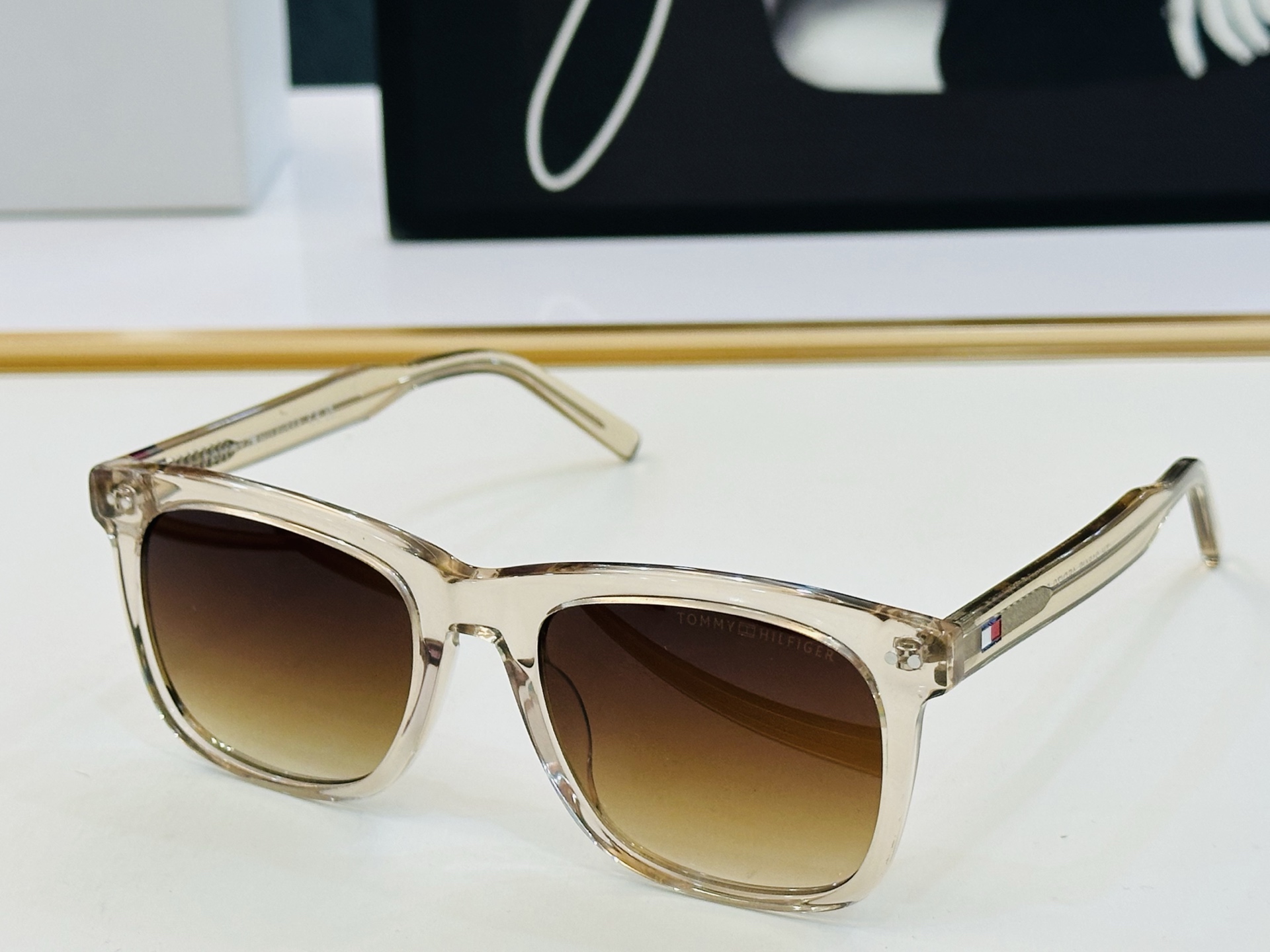 官网同步发售TOMMY HILFIGER 板材框 TH2184/S SIZE：52口20-150 L简单