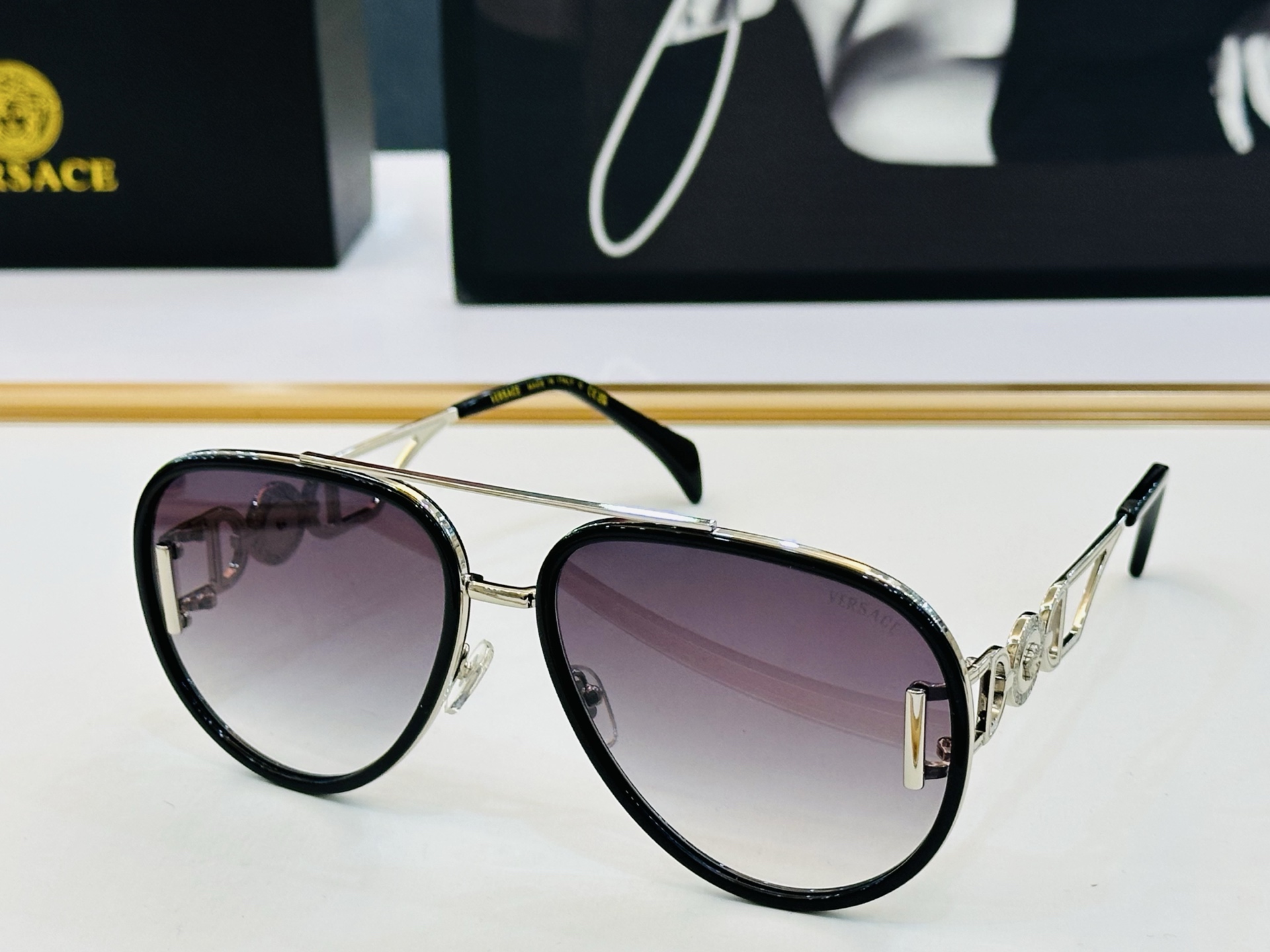 ❤️❤️范思家 VERSACE✨✨✨MODEL：VE6826 Size：64口17-145 ✨J有范