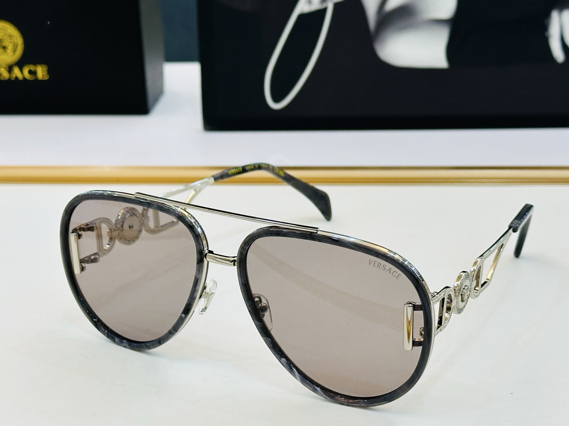 ❤️❤️范思家 VERSACE✨✨✨MODEL：VE6826 Size：64口17-145 ✨J有范