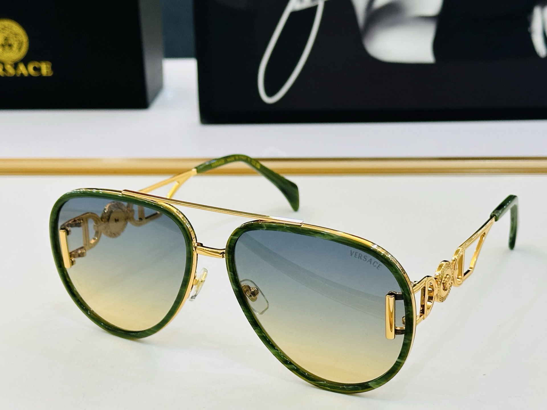 ❤️❤️范思家 VERSACE✨✨✨MODEL：VE6826 Size：64口17-145 ✨J有范