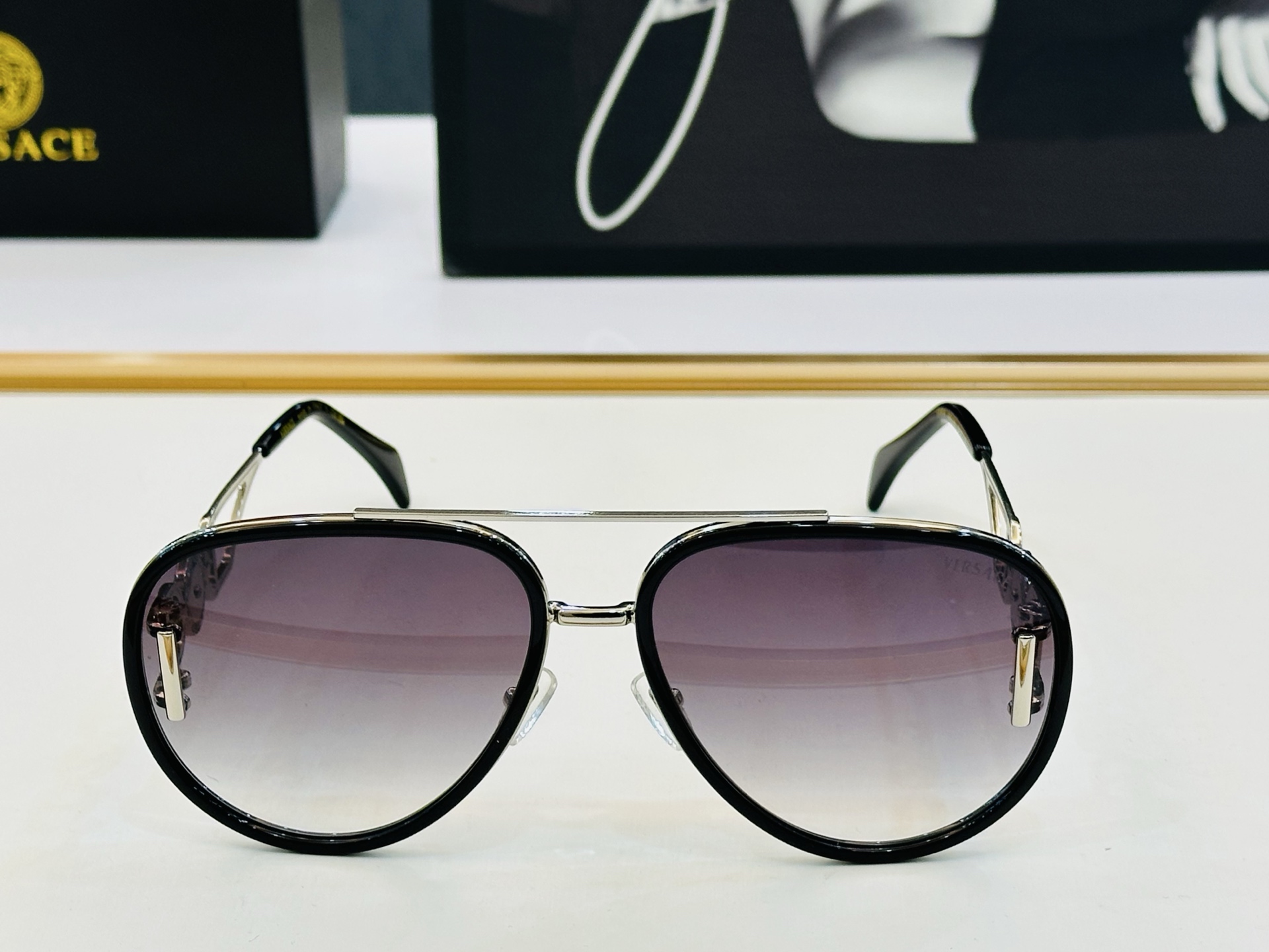 ❤️❤️范思家 VERSACE✨✨✨MODEL：VE6826 Size：64口17-145 ✨J有范