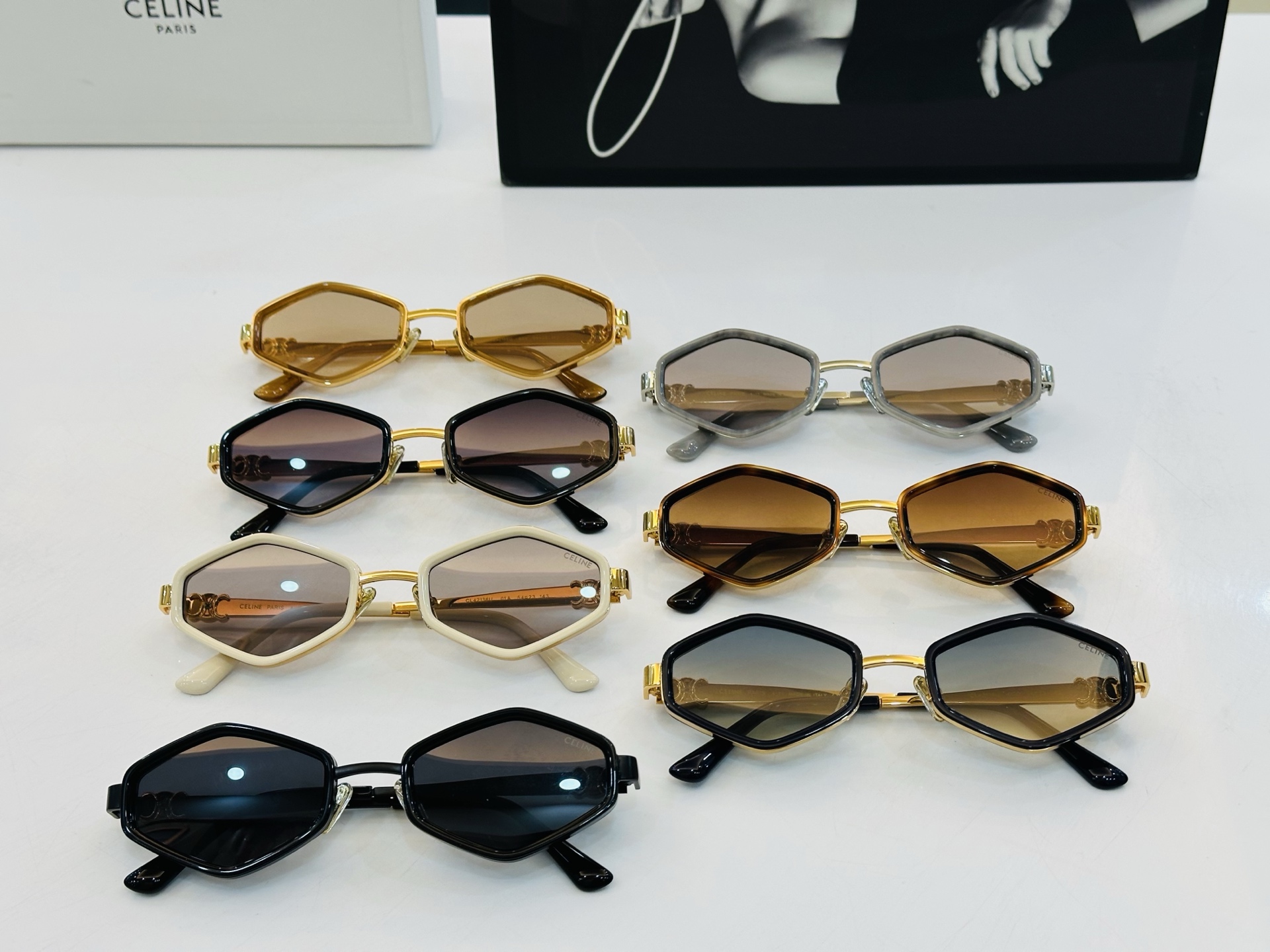 【CELINE】赛琳 CL42136U Size：54口23-143 一直热销的款式，欧美风 光泽度好 