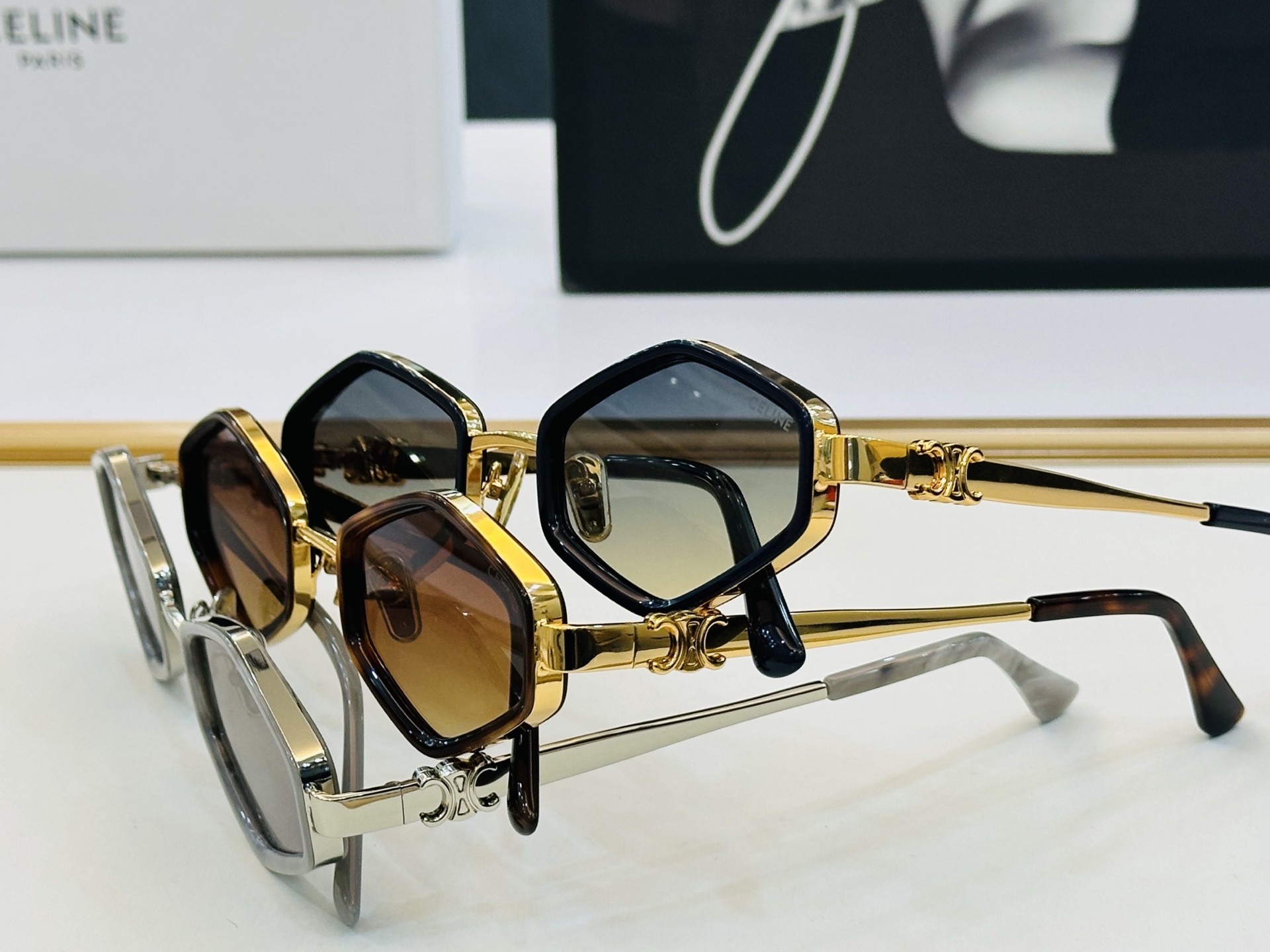 【CELINE】赛琳 CL42136U Size：54口23-143 一直热销的款式，欧美风 光泽度好 