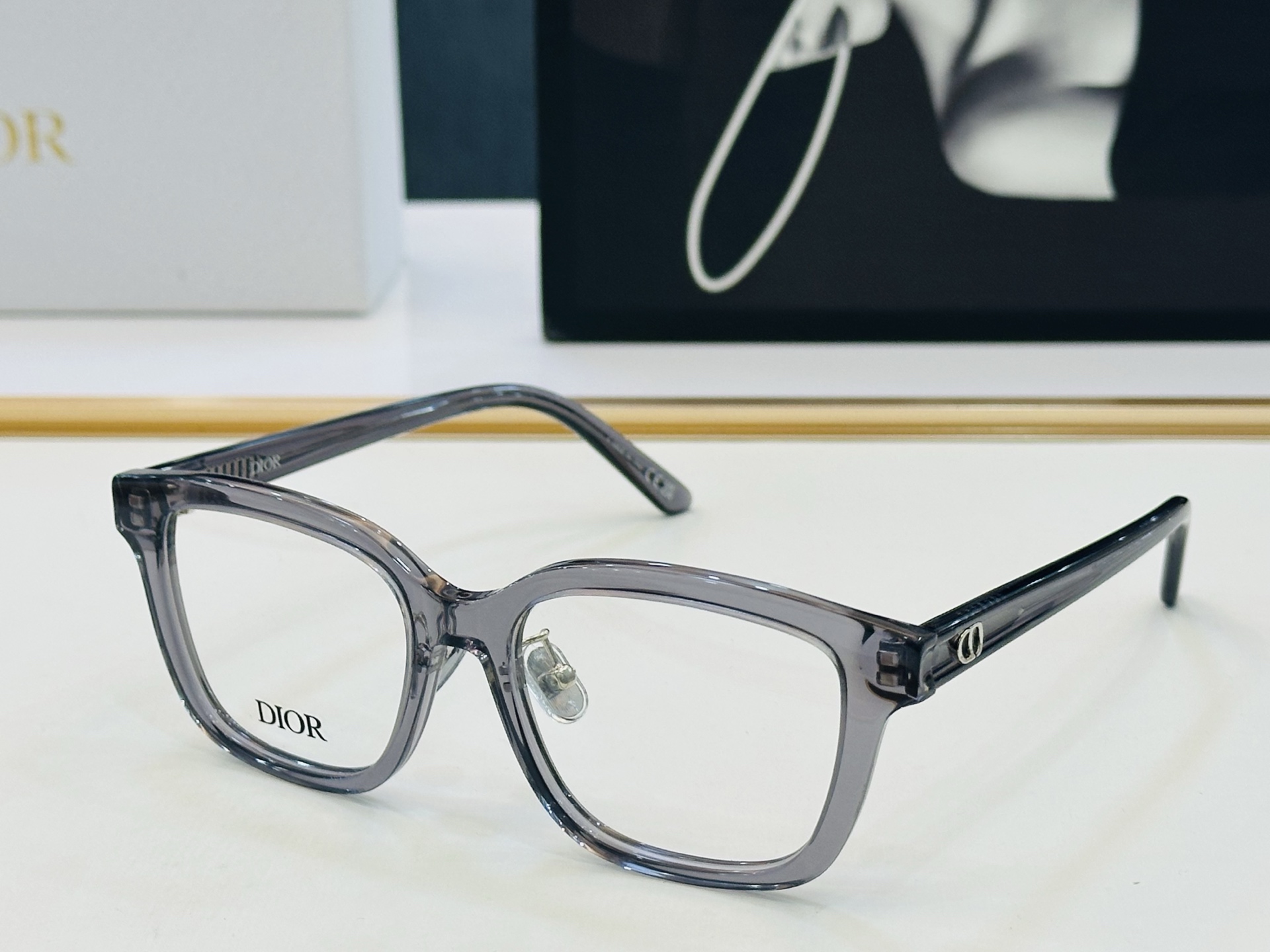 推荐 Dio* 迪家 S1F Size：51口17-145 时尚达人超爱💞 B时尚百搭 配光架