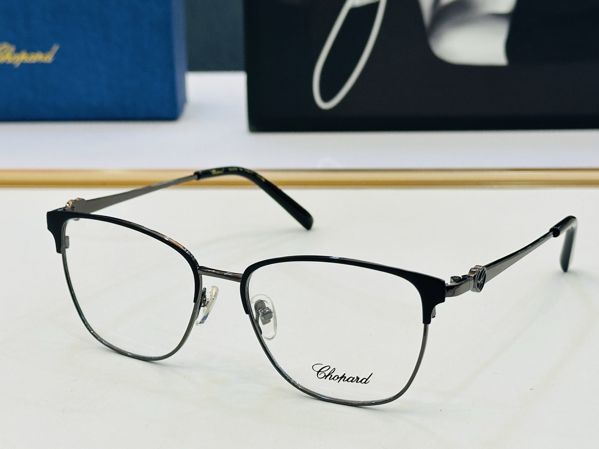 原版 ChoPard肖邦 MODEL: SCHG967 Size：56口17-140 以现代时尚的设计风