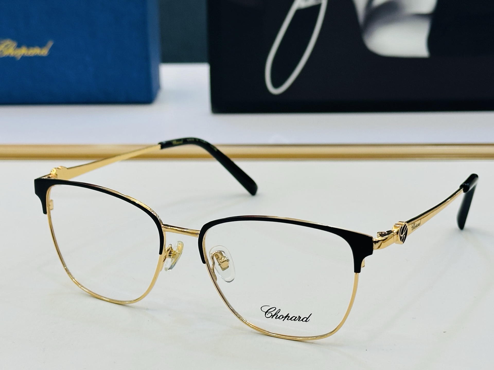 原版 ChoPard肖邦 MODEL: SCHG967 Size：56口17-140 以现代时尚的设计风