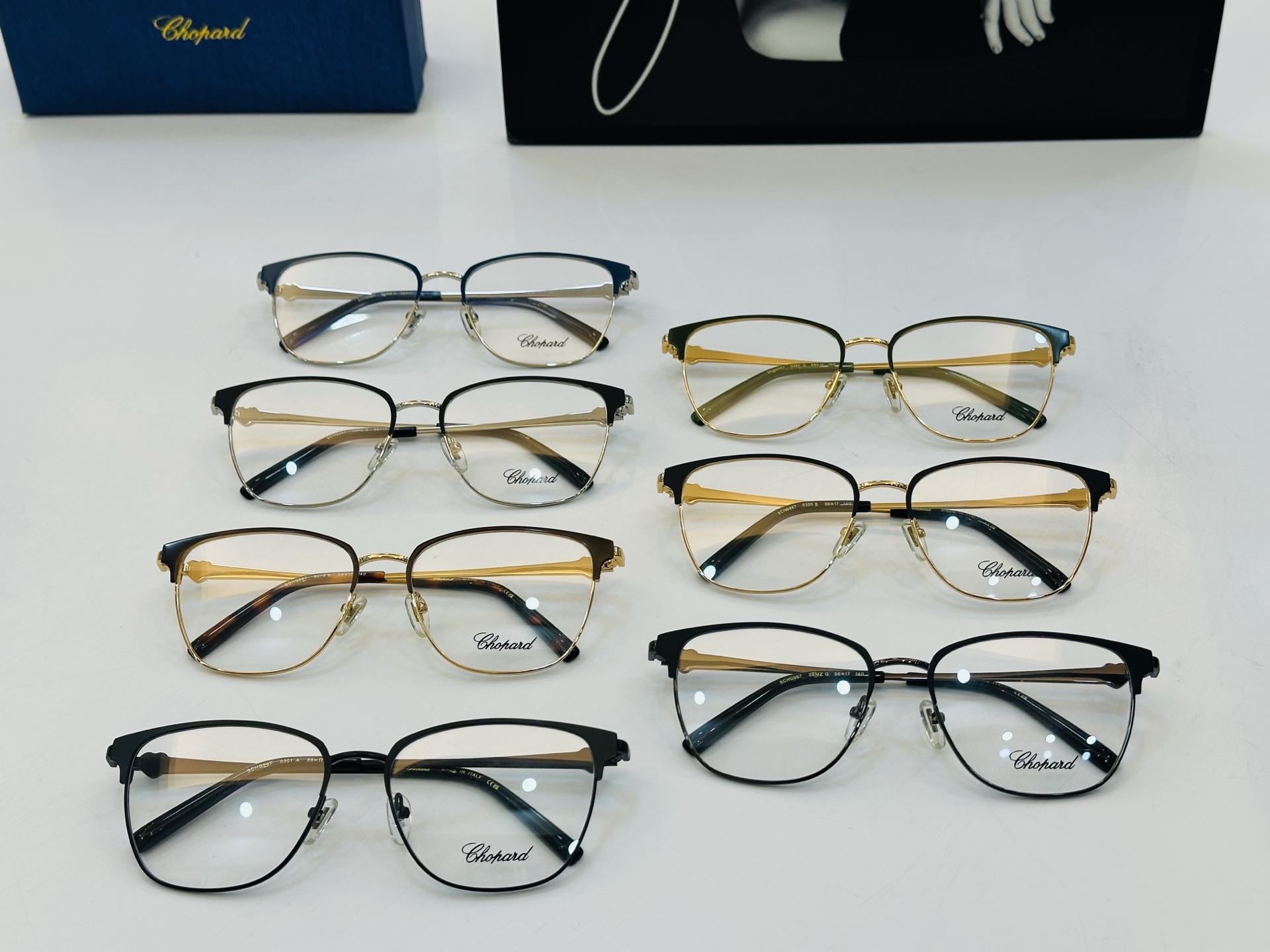 原版 ChoPard肖邦 MODEL: SCHG967 Size：56口17-140 以现代时尚的设计风