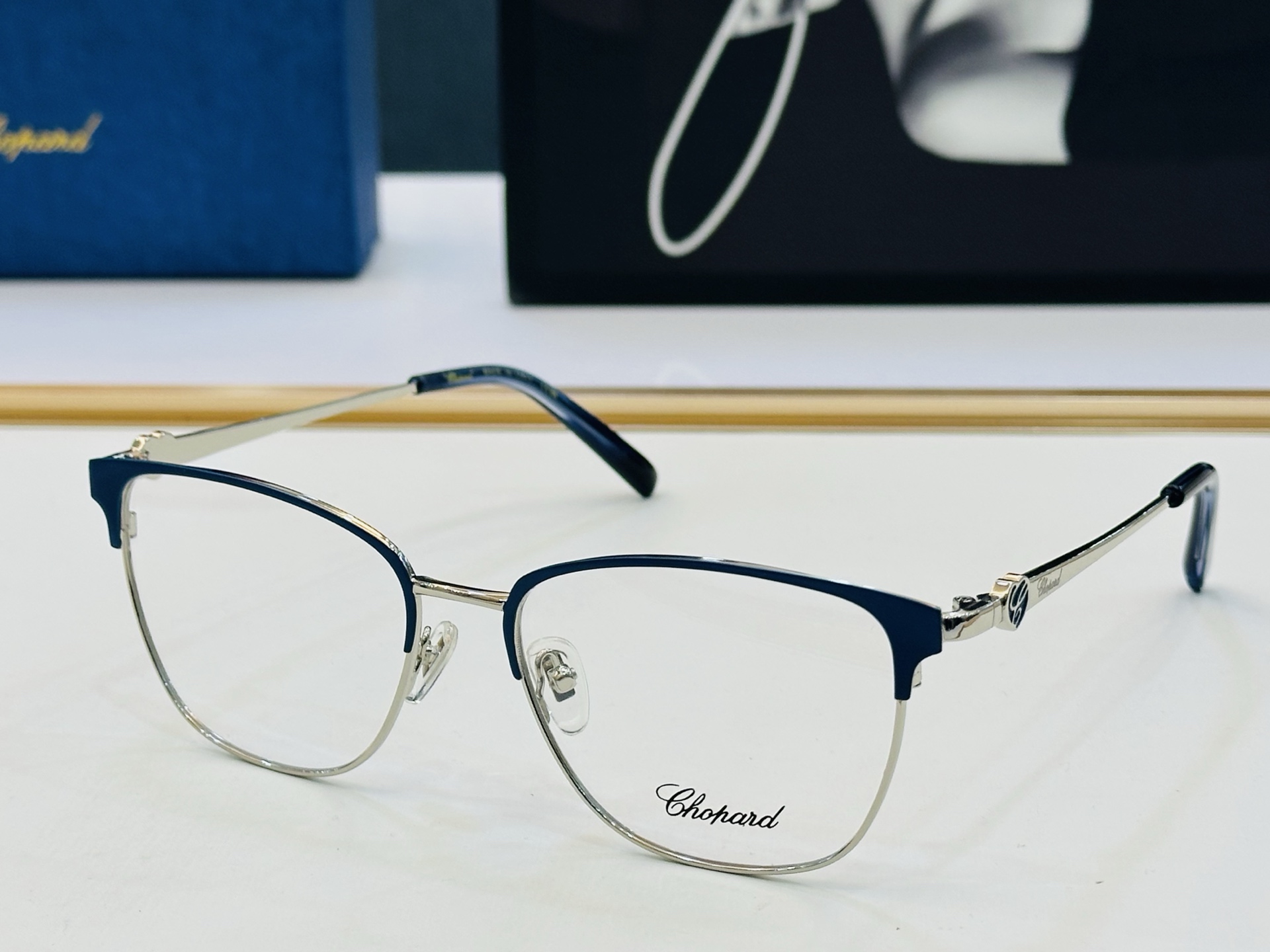 原版 ChoPard肖邦 MODEL: SCHG967 Size：56口17-140 以现代时尚的设计风