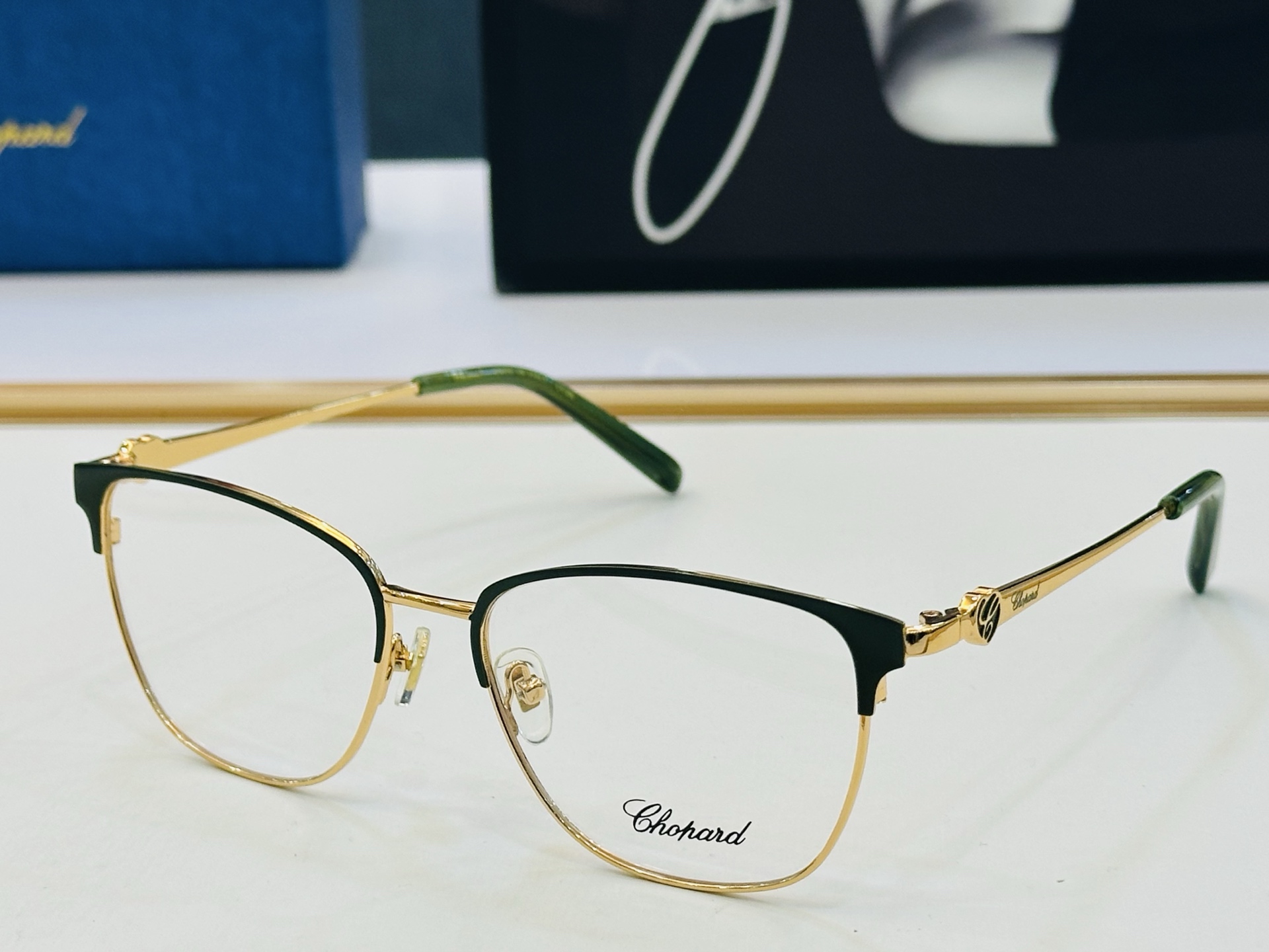 原版 ChoPard肖邦 MODEL: SCHG967 Size：56口17-140 以现代时尚的设计风