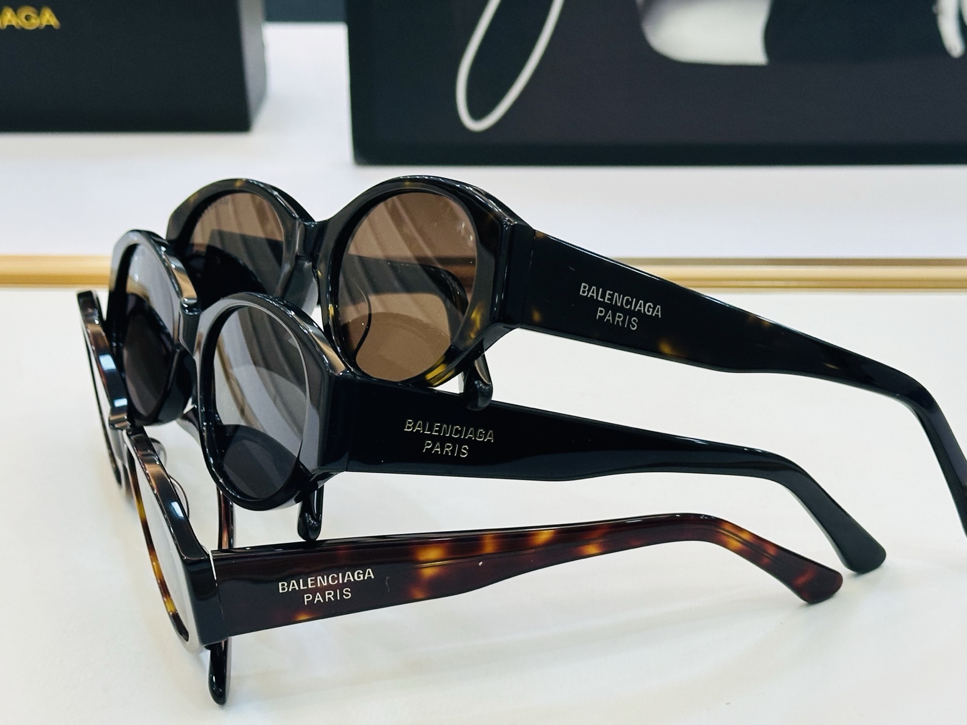 BALENCIAGA巴黎世家 BB0369S Size：55口20-145 超级百搭造型 B百搭时尚 品