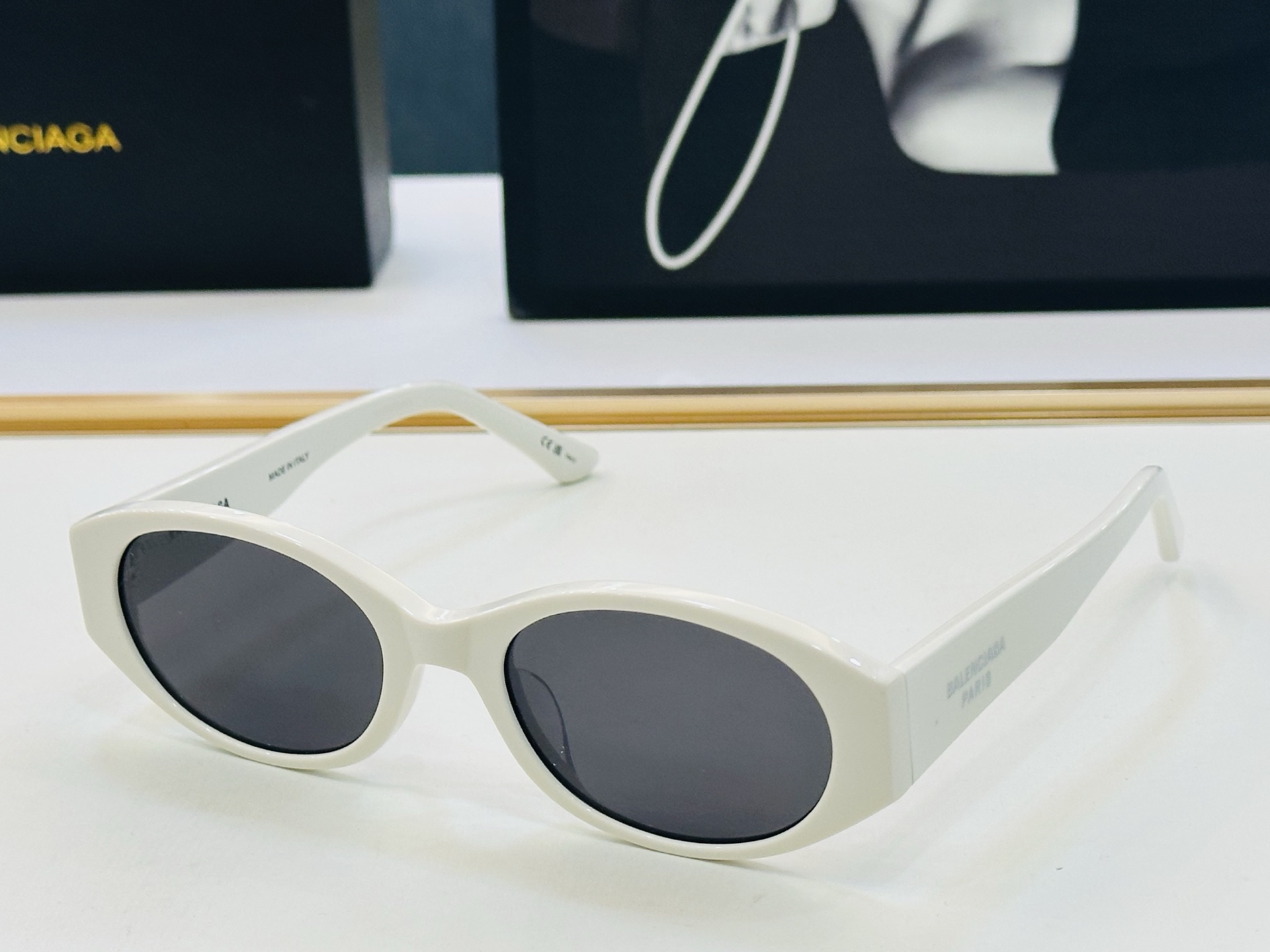 BALENCIAGA巴黎世家 BB0369S Size：55口20-145 超级百搭造型 B百搭时尚 品