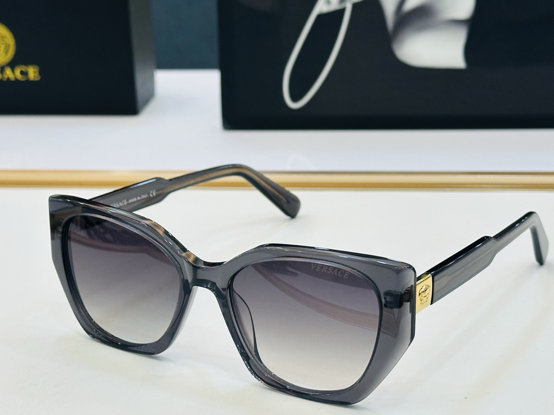 🎉🎉范思家 VERSACE✨✨✨MODEL：VE3357 Size：54口18-145 ✨Z有范