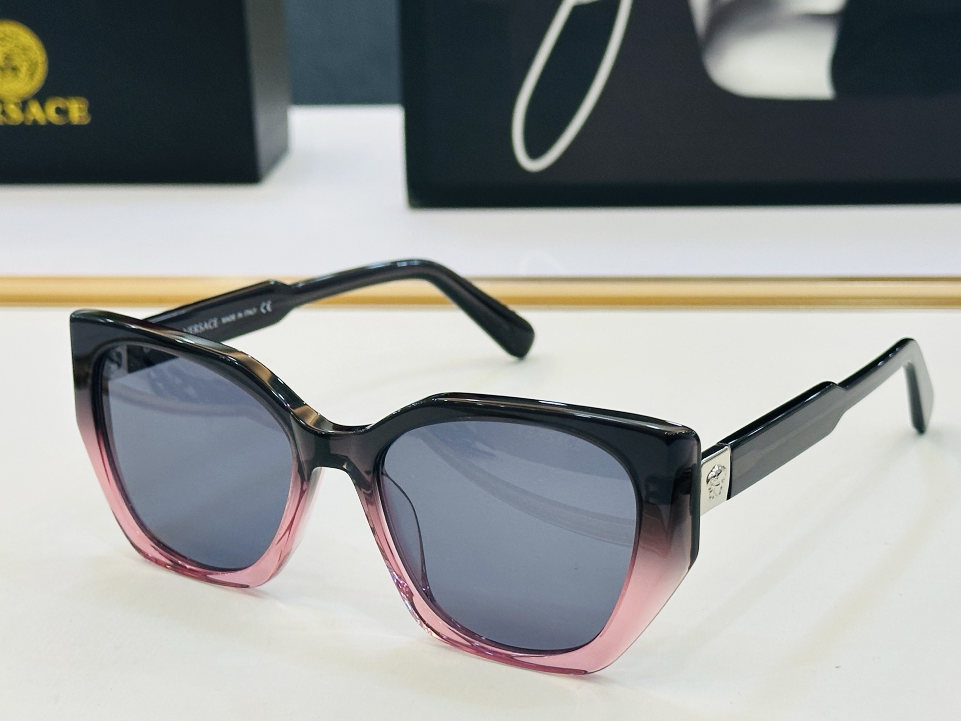 🎉🎉范思家 VERSACE✨✨✨MODEL：VE3357 Size：54口18-145 ✨Z有范