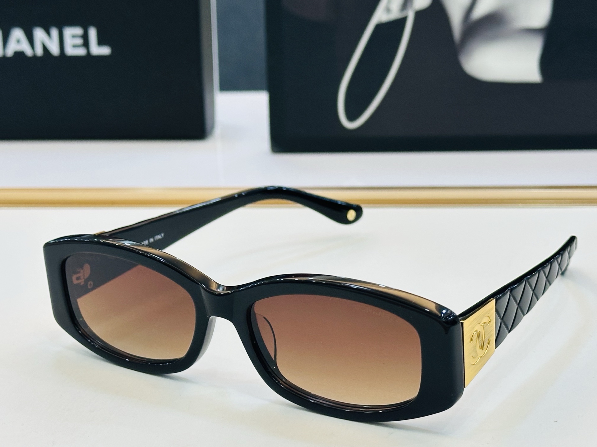 CHANE*香家 C74573S SIZE：52口18-145 潮流爆款 太阳镜 😍😍高品质 佩戴舒适 