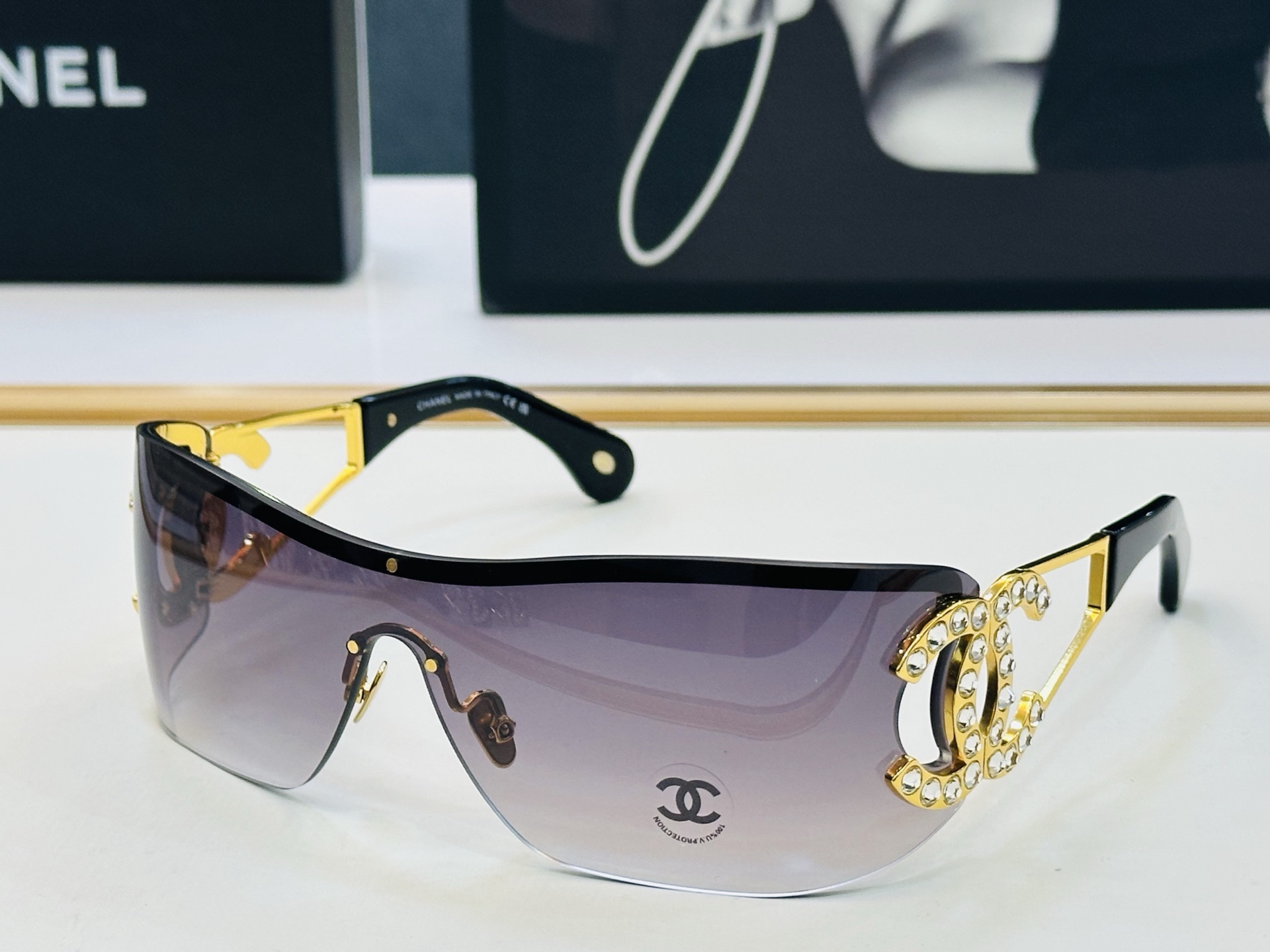 CHANE*香家 CH9579 SIZE：142口118 潮流爆款 太阳镜 😍😍高品质 佩戴舒适 F 墨