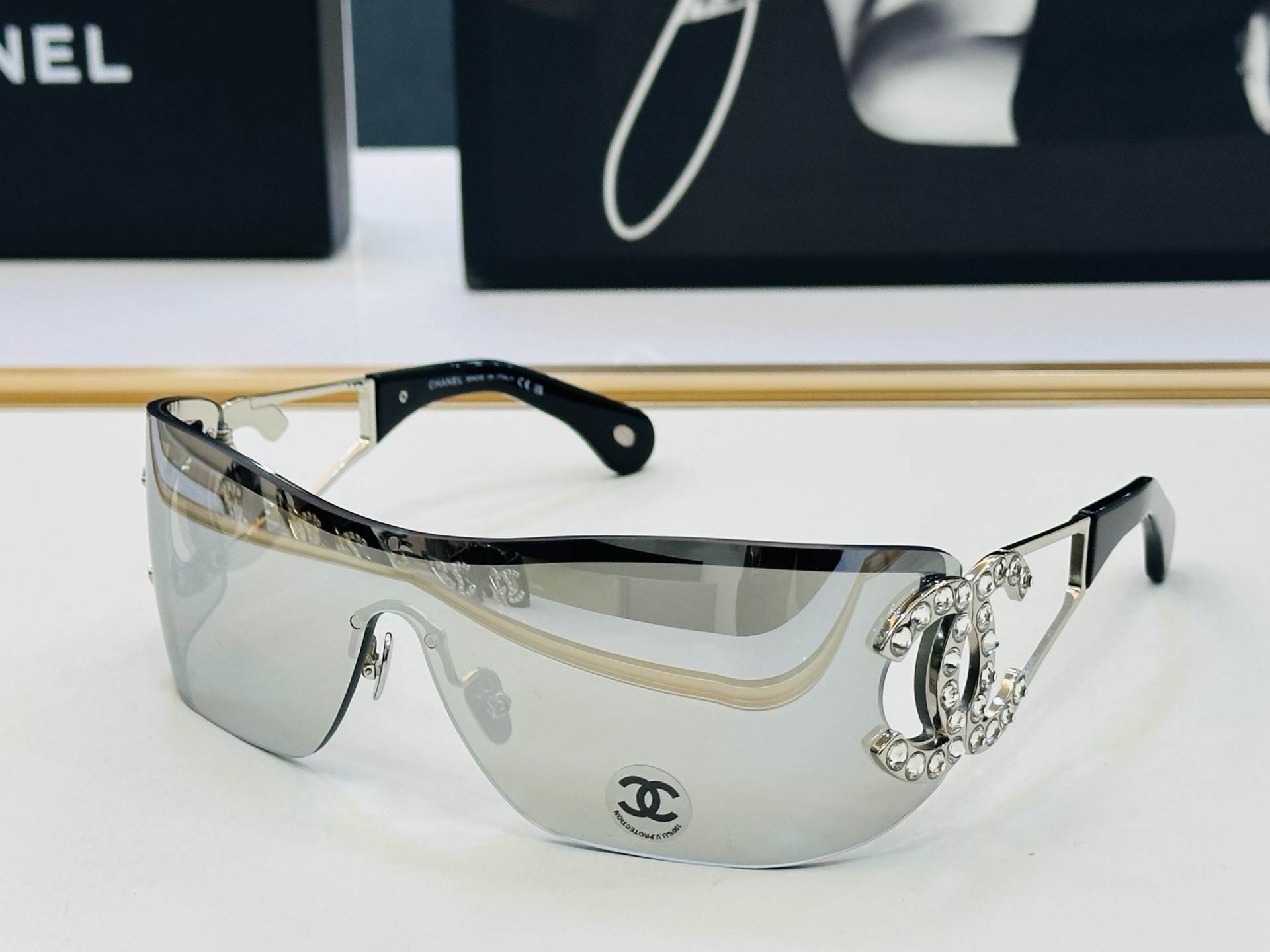 CHANE*香家 CH9579 SIZE：142口118 潮流爆款 太阳镜 😍😍高品质 佩戴舒适 F 墨