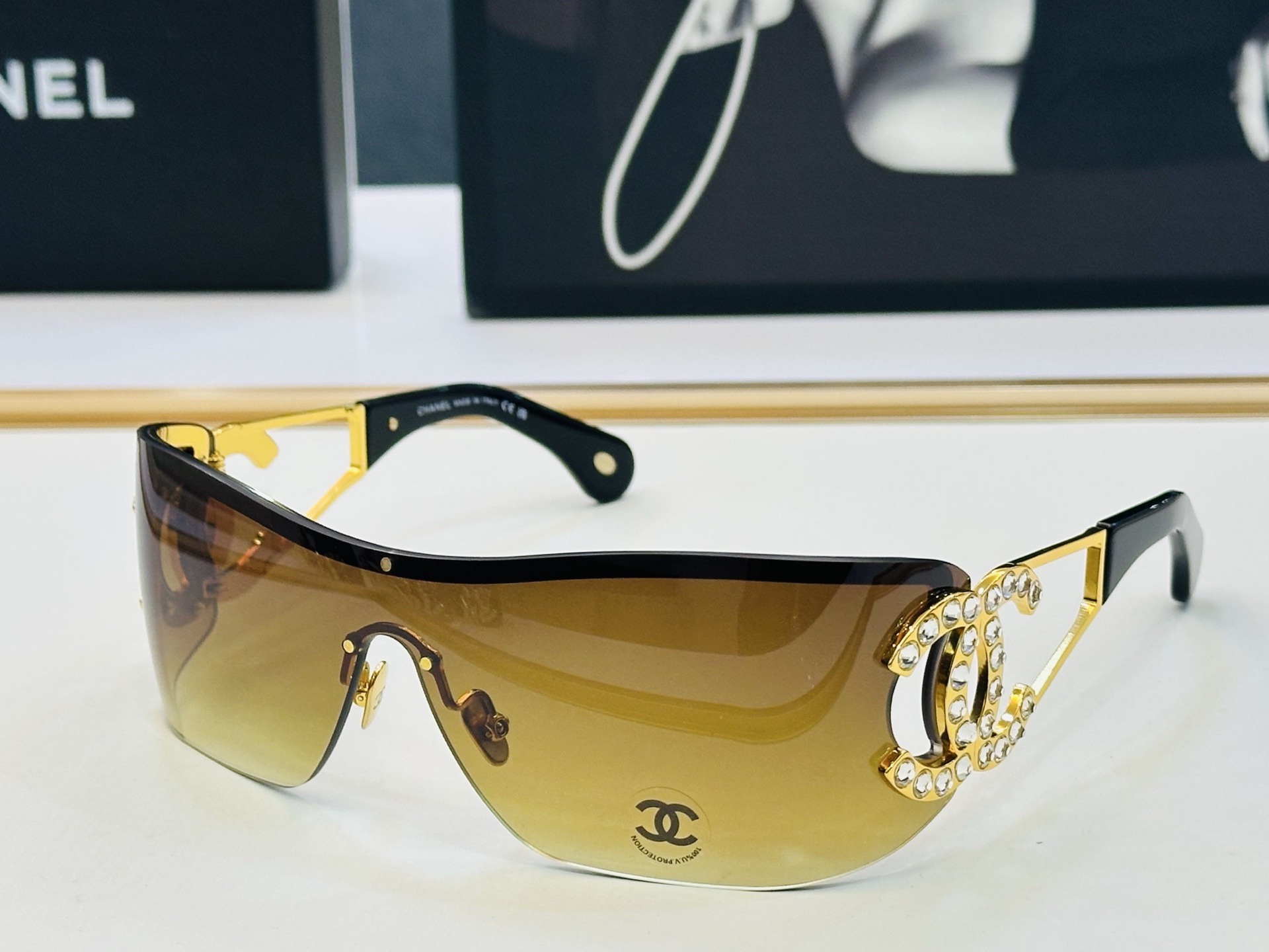 CHANE*香家 CH9579 SIZE：142口118 潮流爆款 太阳镜 😍😍高品质 佩戴舒适 F 墨