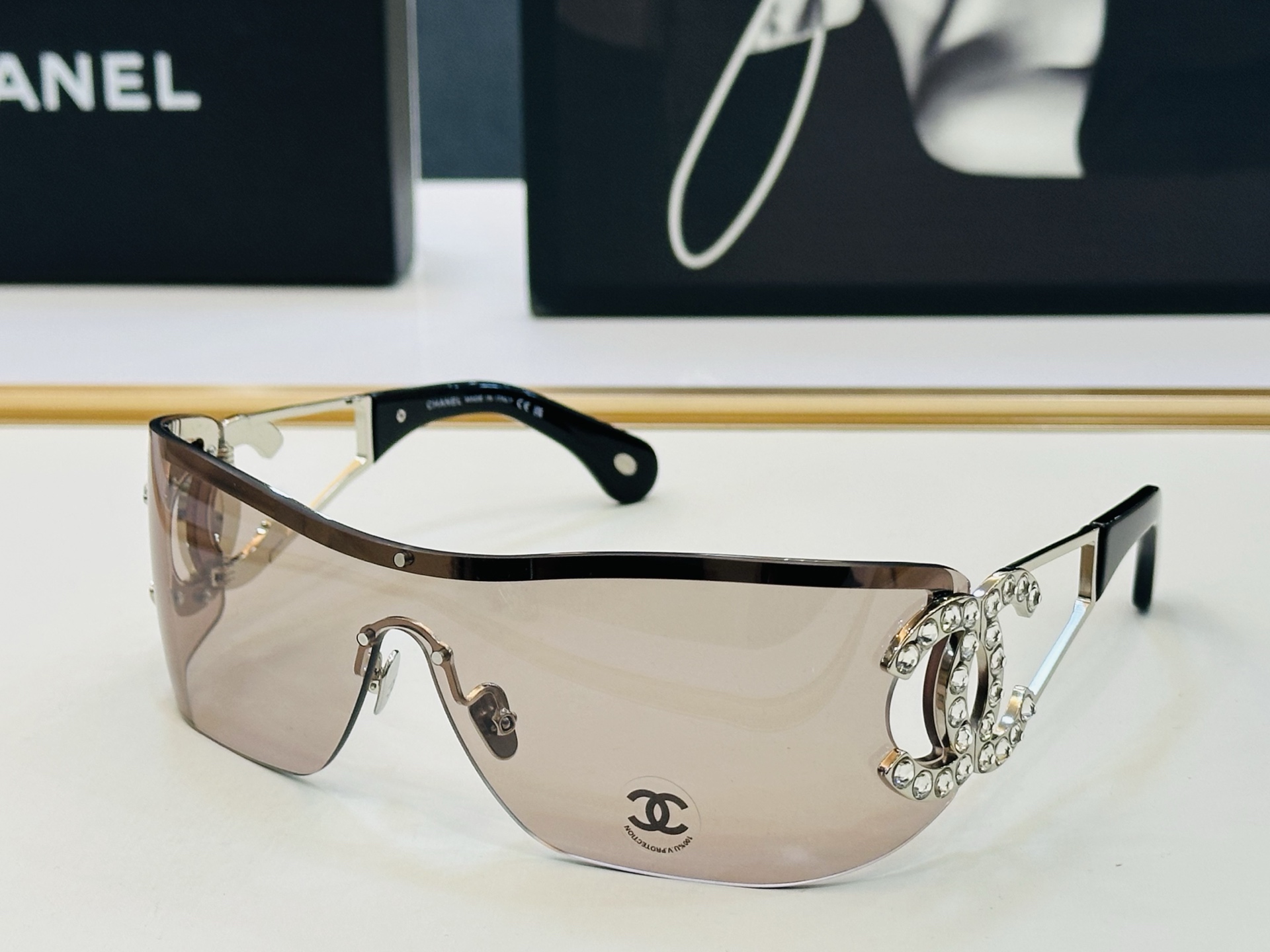 CHANE*香家 CH9579 SIZE：142口118 潮流爆款 太阳镜 😍😍高品质 佩戴舒适 F 墨