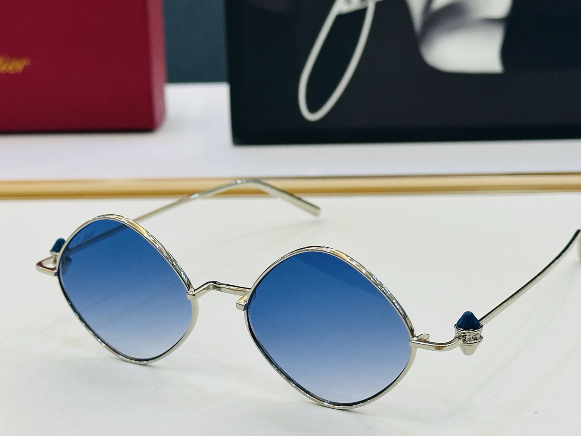 🆕 原版Cartie* 卡家 官网经典款 太阳镜 CT0718S Size：51口19-142 电镀工艺