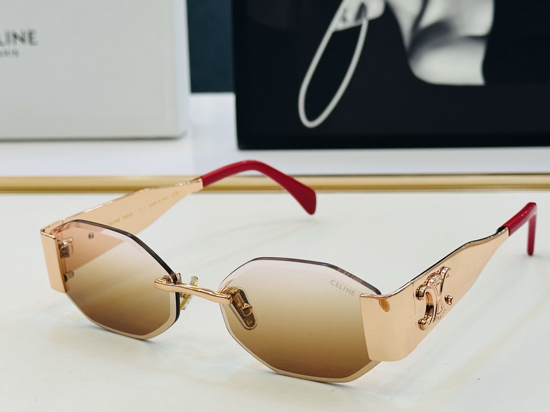 【CELINE】赛琳 CL1864LU Size：57口17-145 一直热销的款式 欧美风 光泽度好 