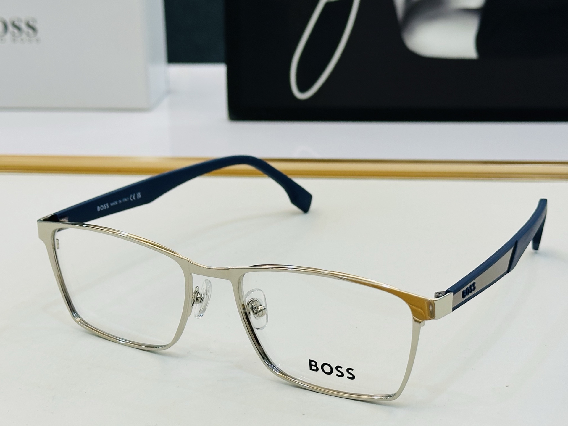 🆕 BOSS 1828 Size：58口18-145 太阳眼镜 🕶🕶💋高品质 经典不过时框型 Z品质优良