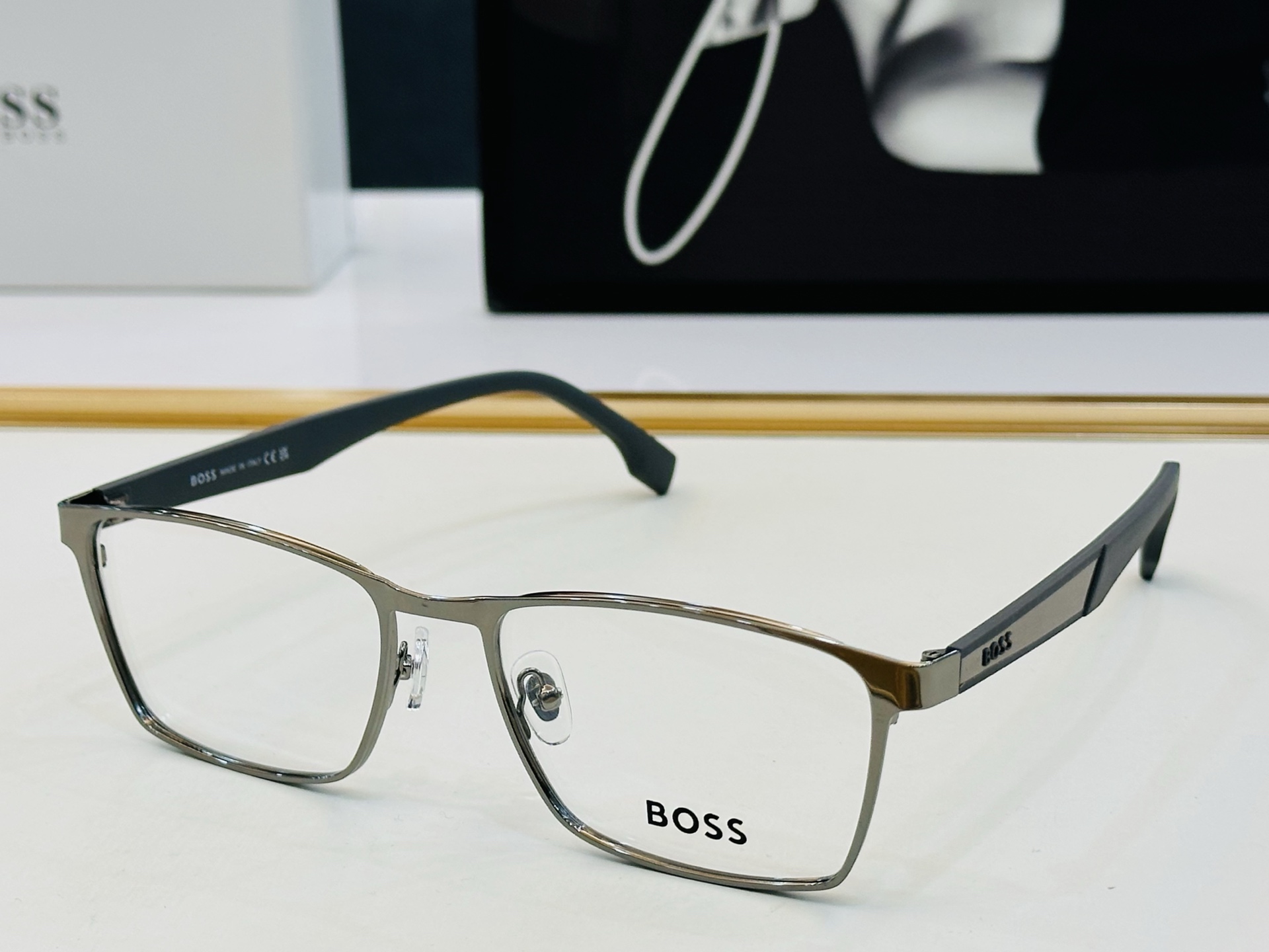 🆕 BOSS 1828 Size：58口18-145 太阳眼镜 🕶🕶💋高品质 经典不过时框型 Z品质优良