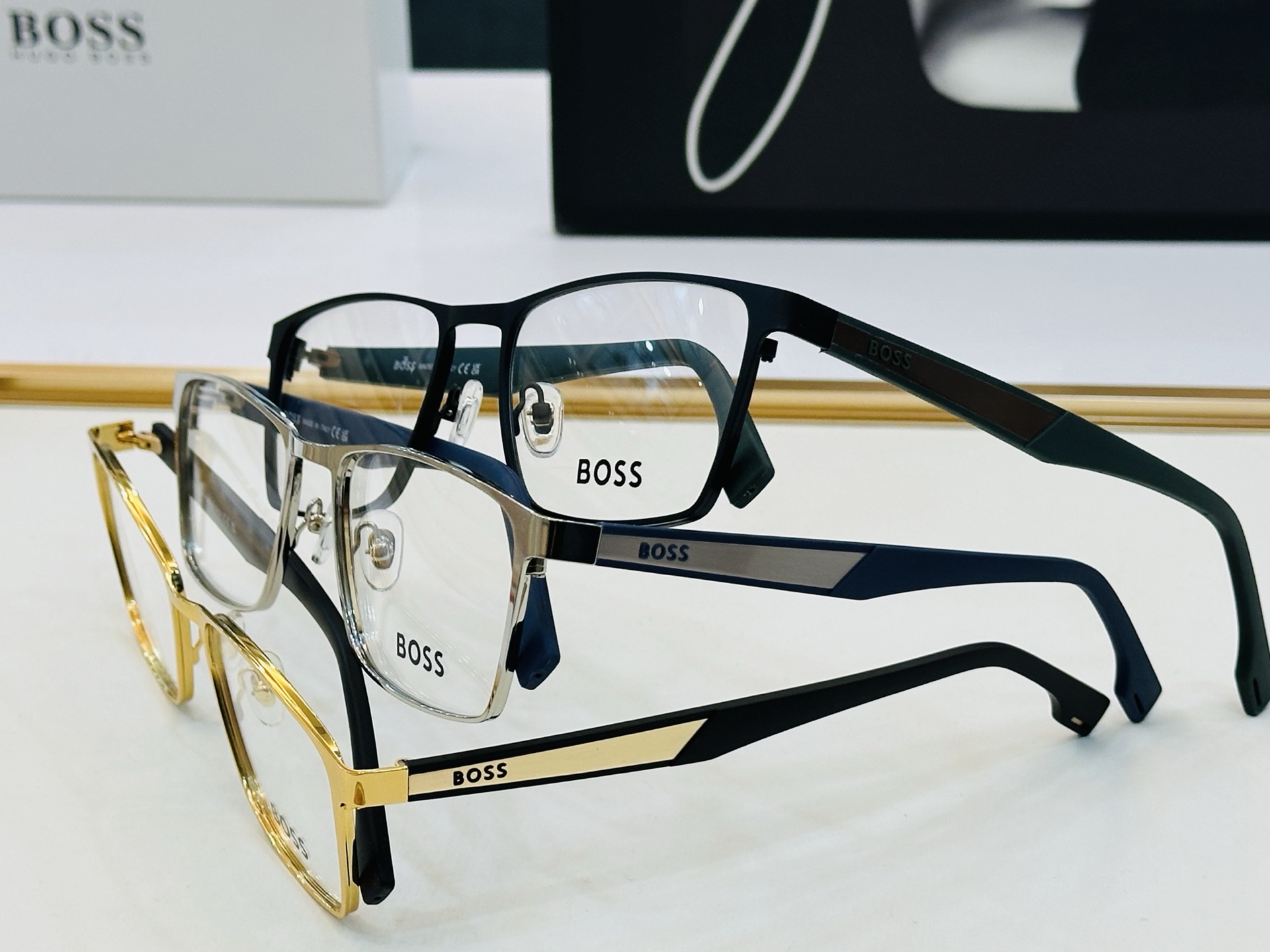 🆕 BOSS 1828 Size：58口18-145 太阳眼镜 🕶🕶💋高品质 经典不过时框型 Z品质优良