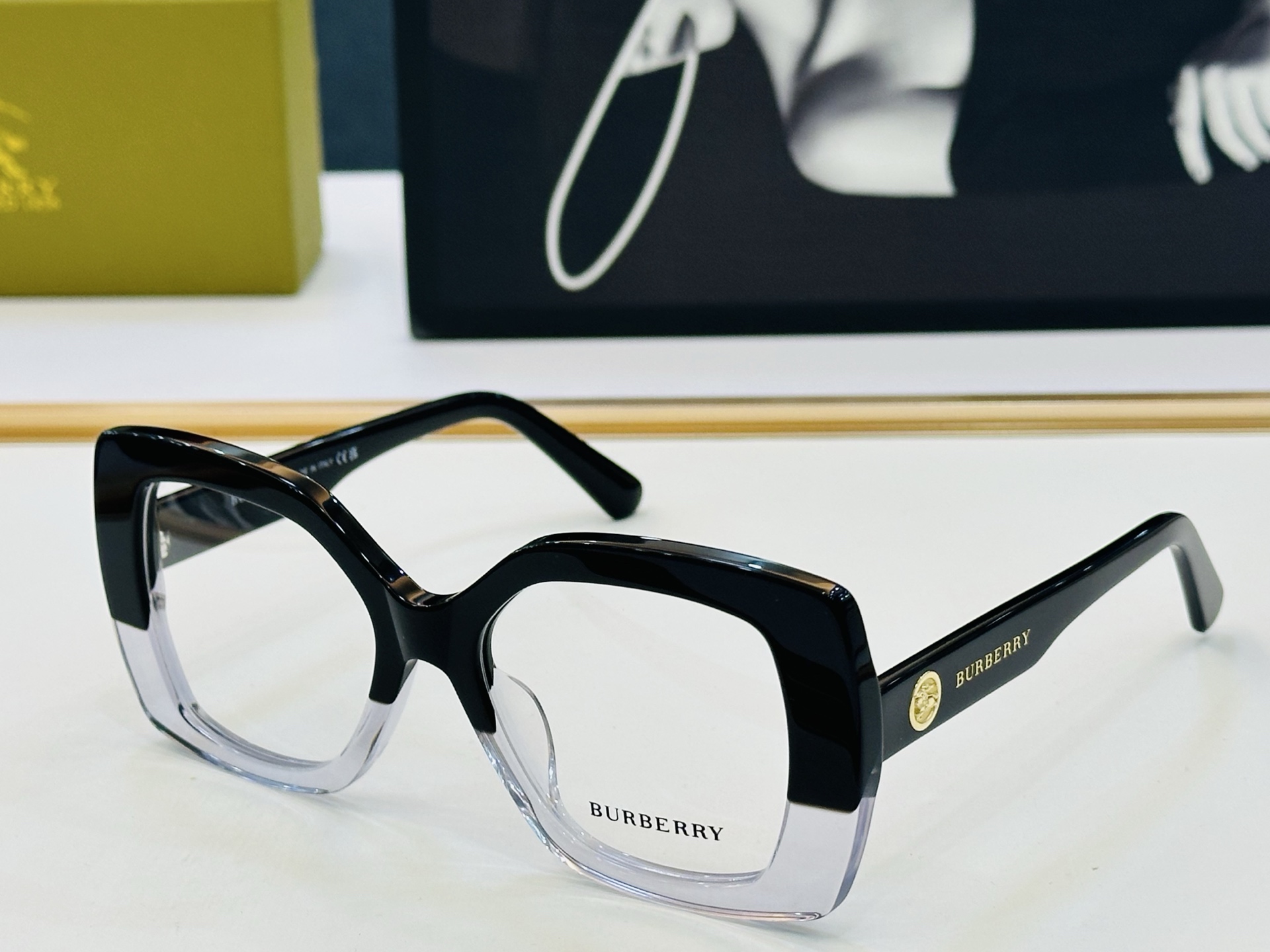 新款 BURBERR*🔻巴家 BE2445 百搭镜架Size：53口19-145 高品质 到货 🌲🌲🌲Z