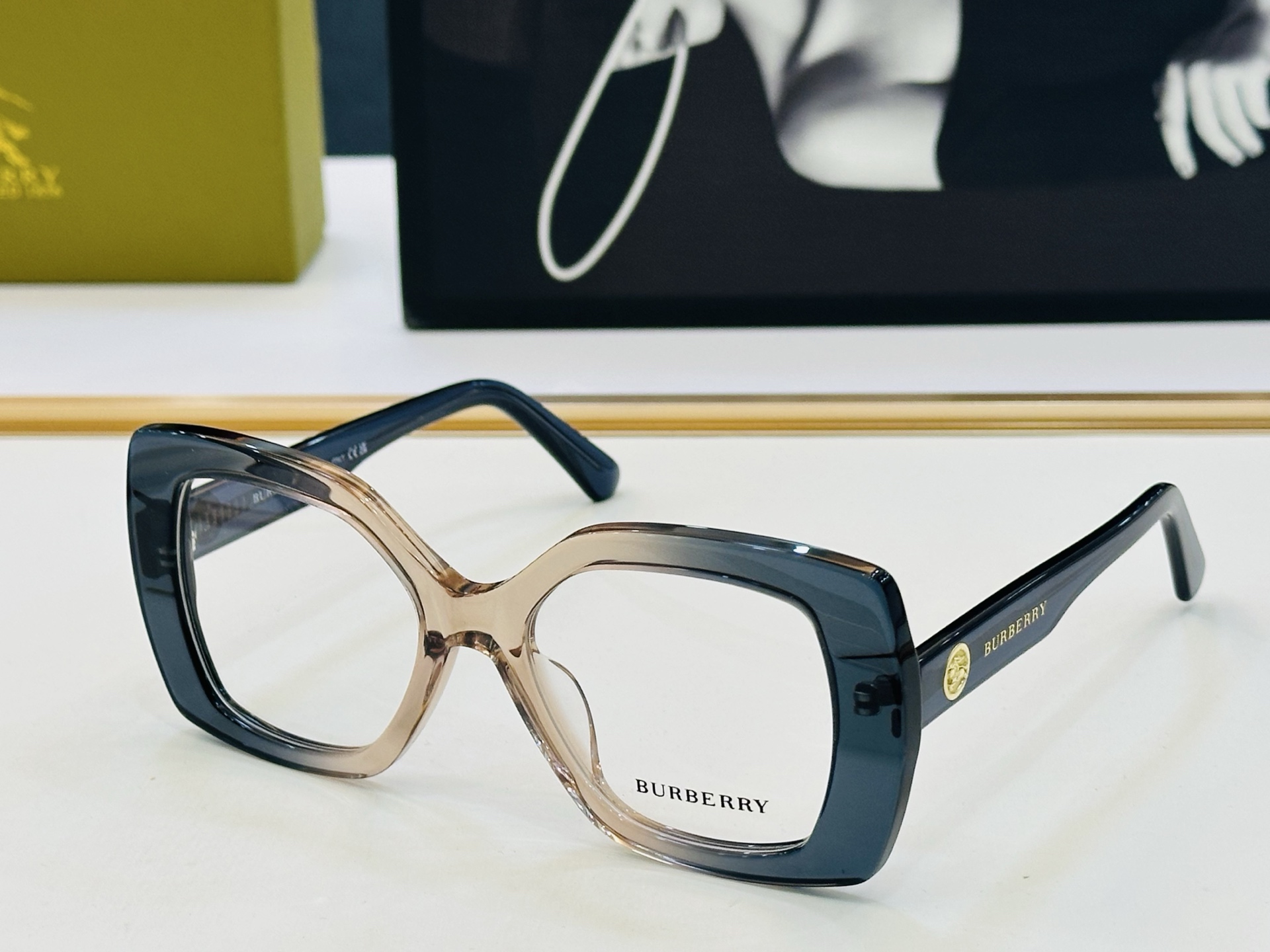 新款 BURBERR*🔻巴家 BE2445 百搭镜架Size：53口19-145 高品质 到货 🌲🌲🌲Z