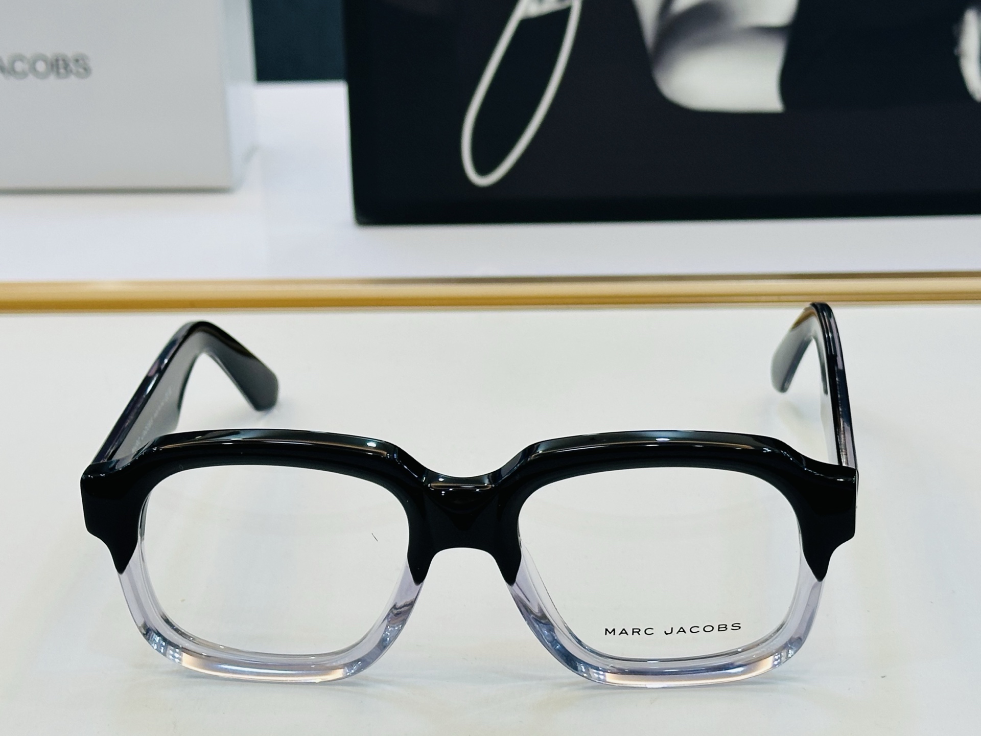 Marc jacobs 马杰家 MJ893 Size：55口19-145 采用今年流行的板材 Z完美设计